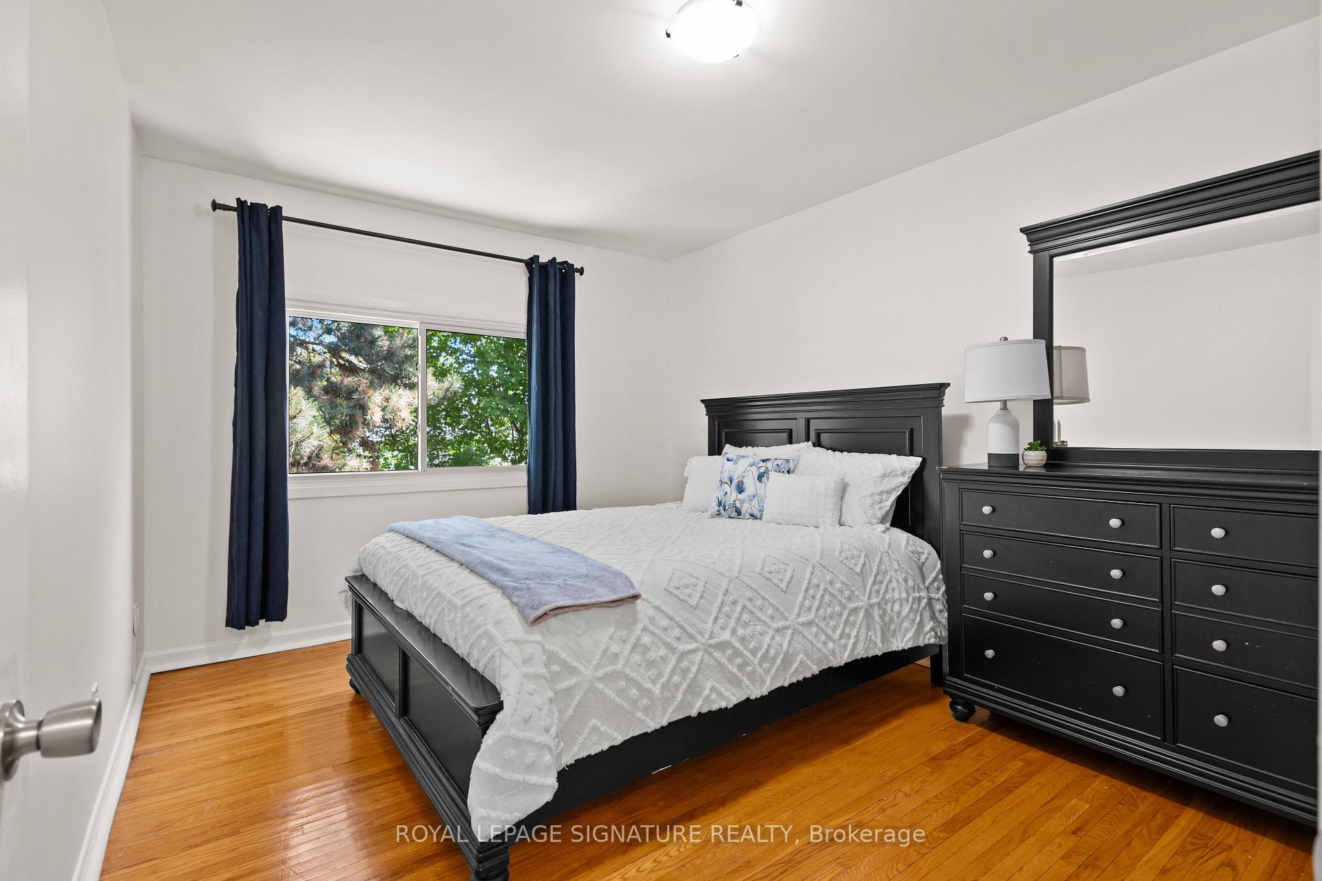 3 Bedrooms Condo at 611 Francis, Burlington For sale
