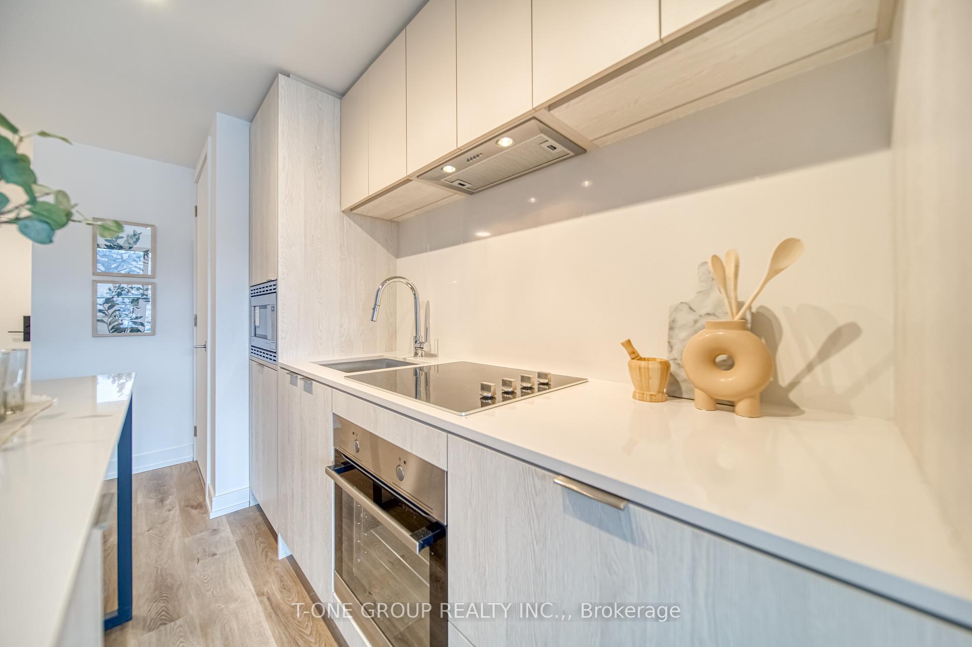 2 Bedrooms Condo at 1 Jarvis, Hamilton For sale