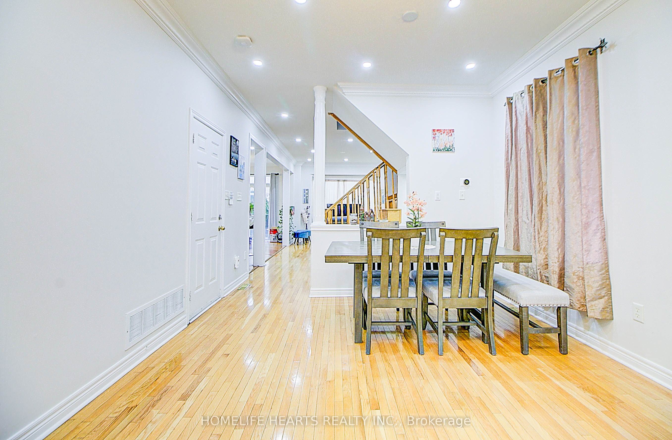 38 Saffron Street E