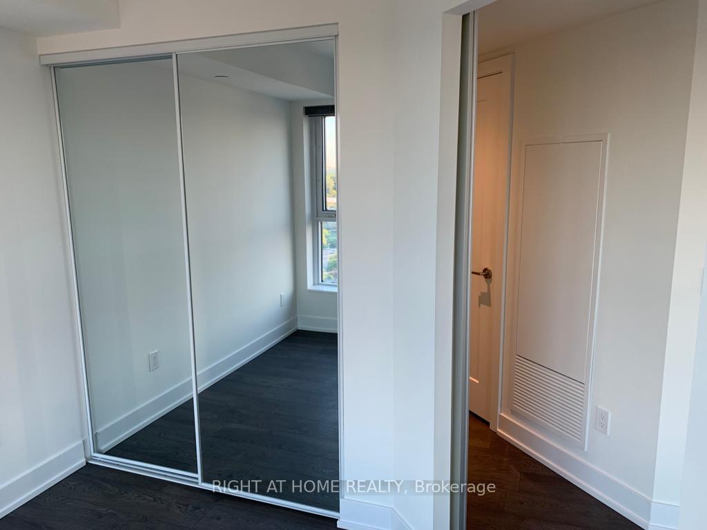 2 Bedrooms Condo at 7 Mabelle,  Toronto For sale