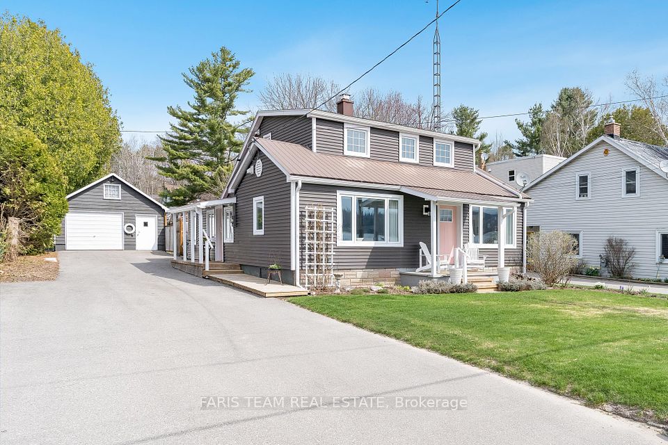 598 Champlain