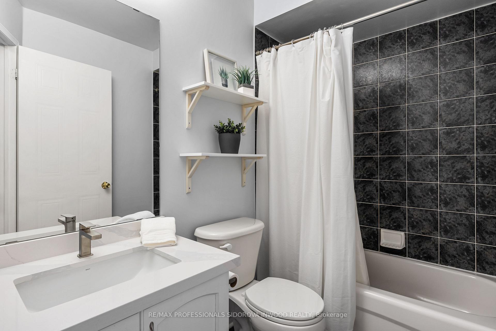 3 Bedrooms Condo at 130 Brickworks, Toronto For sale