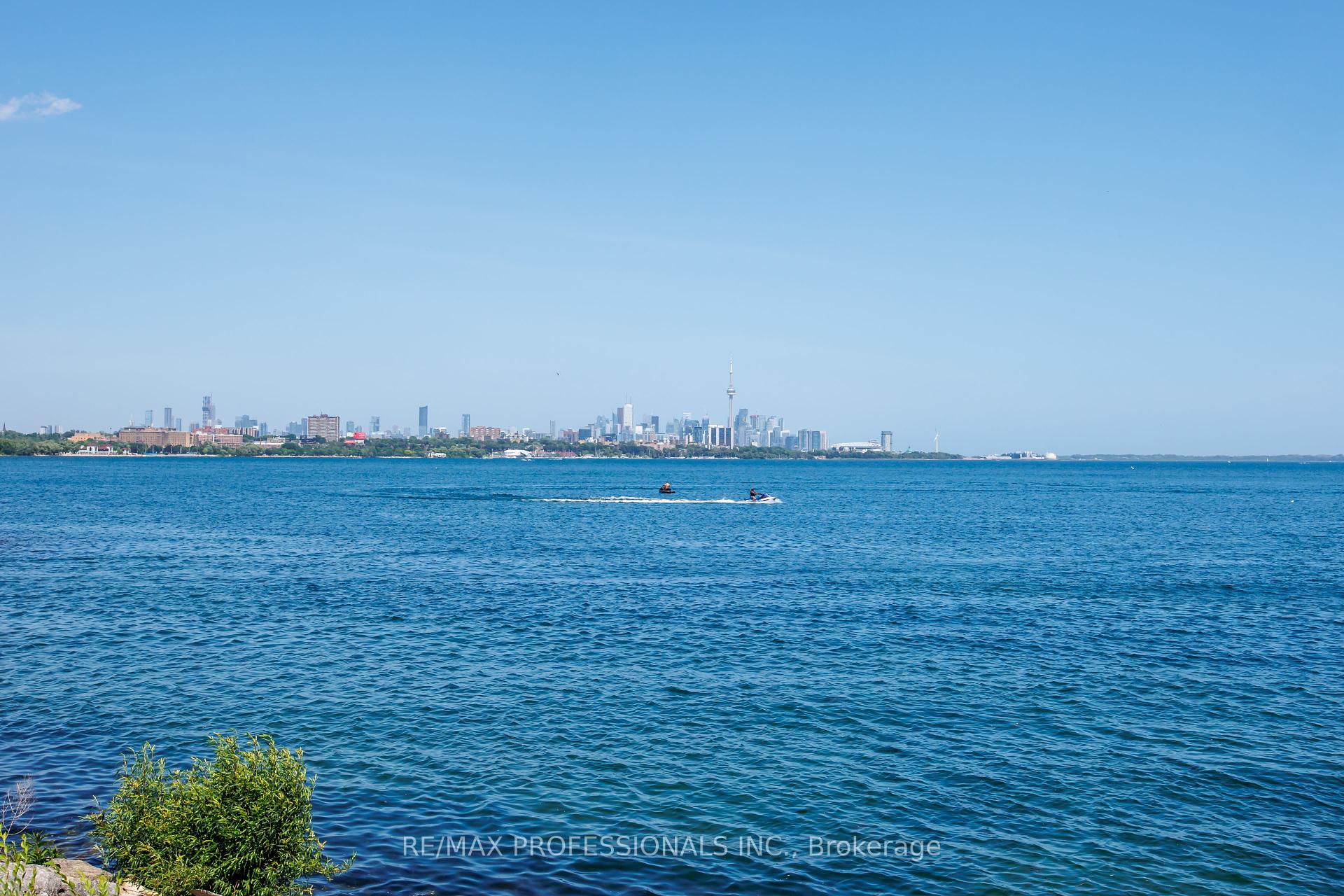 2 Bedrooms Condo at 20 Shore Breeze, Toronto For sale