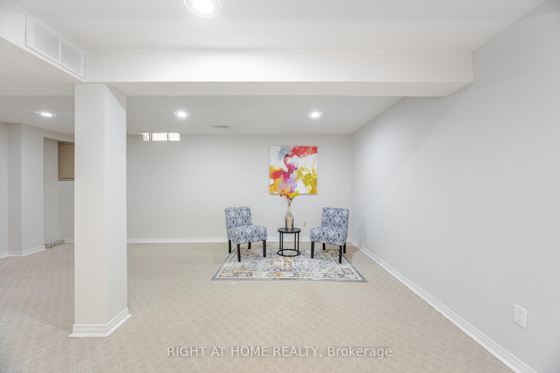 3 Bedrooms Condo at 3600 Colonial, Mississauga For sale