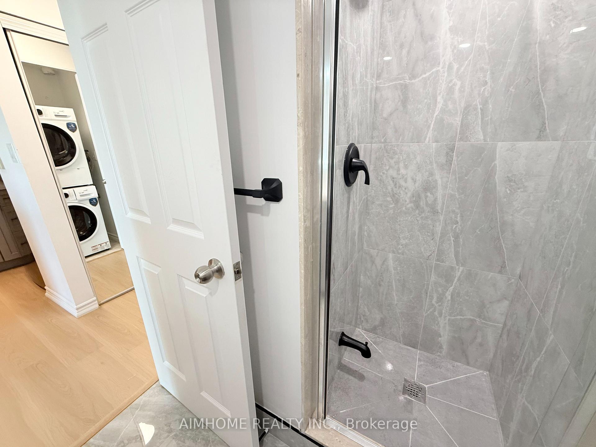 3 Bedrooms Condo at 7 Lorraine, Toronto For sale