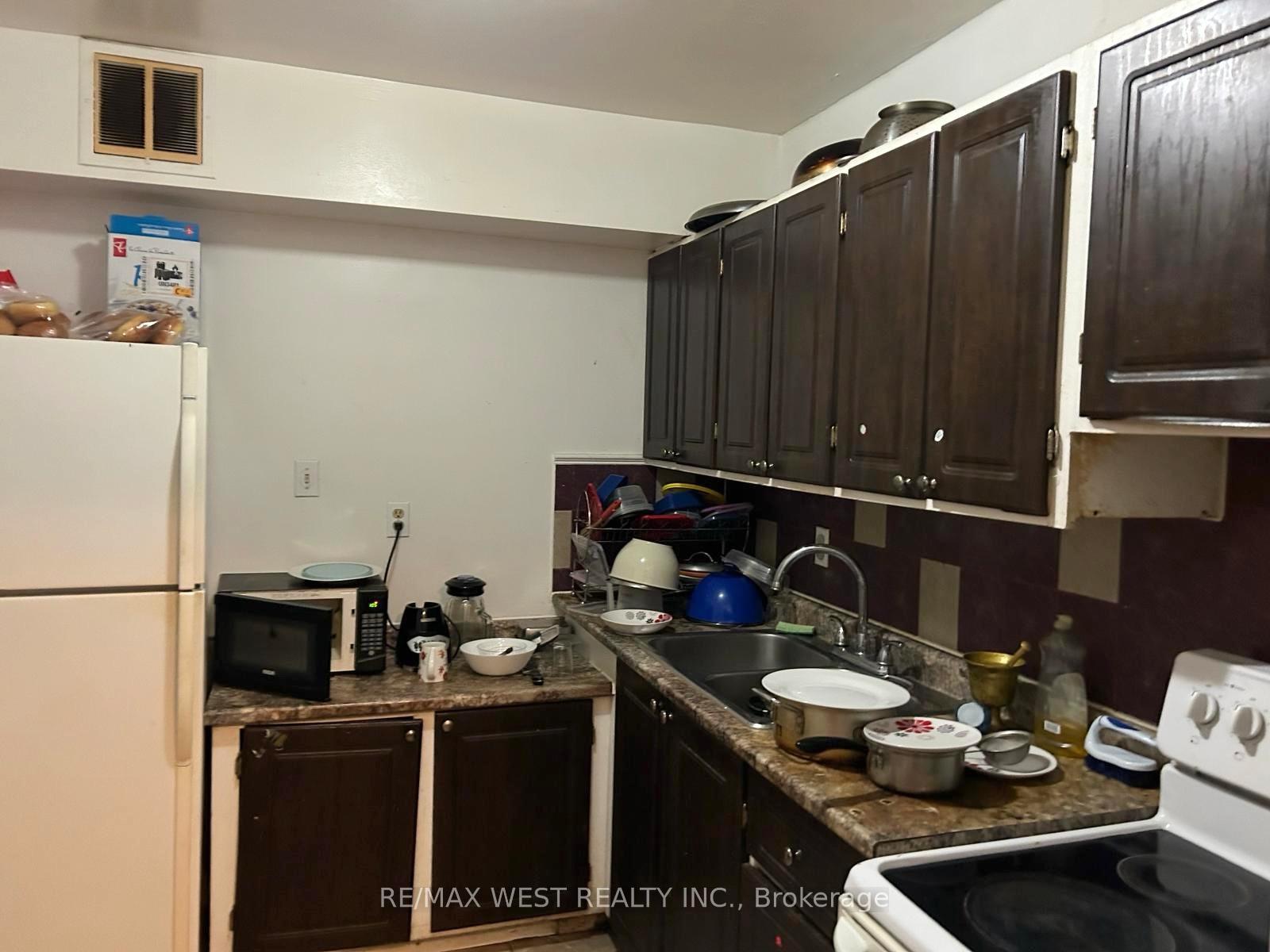 2 Bedrooms Condo at 330 Dixon,  Toronto For sale