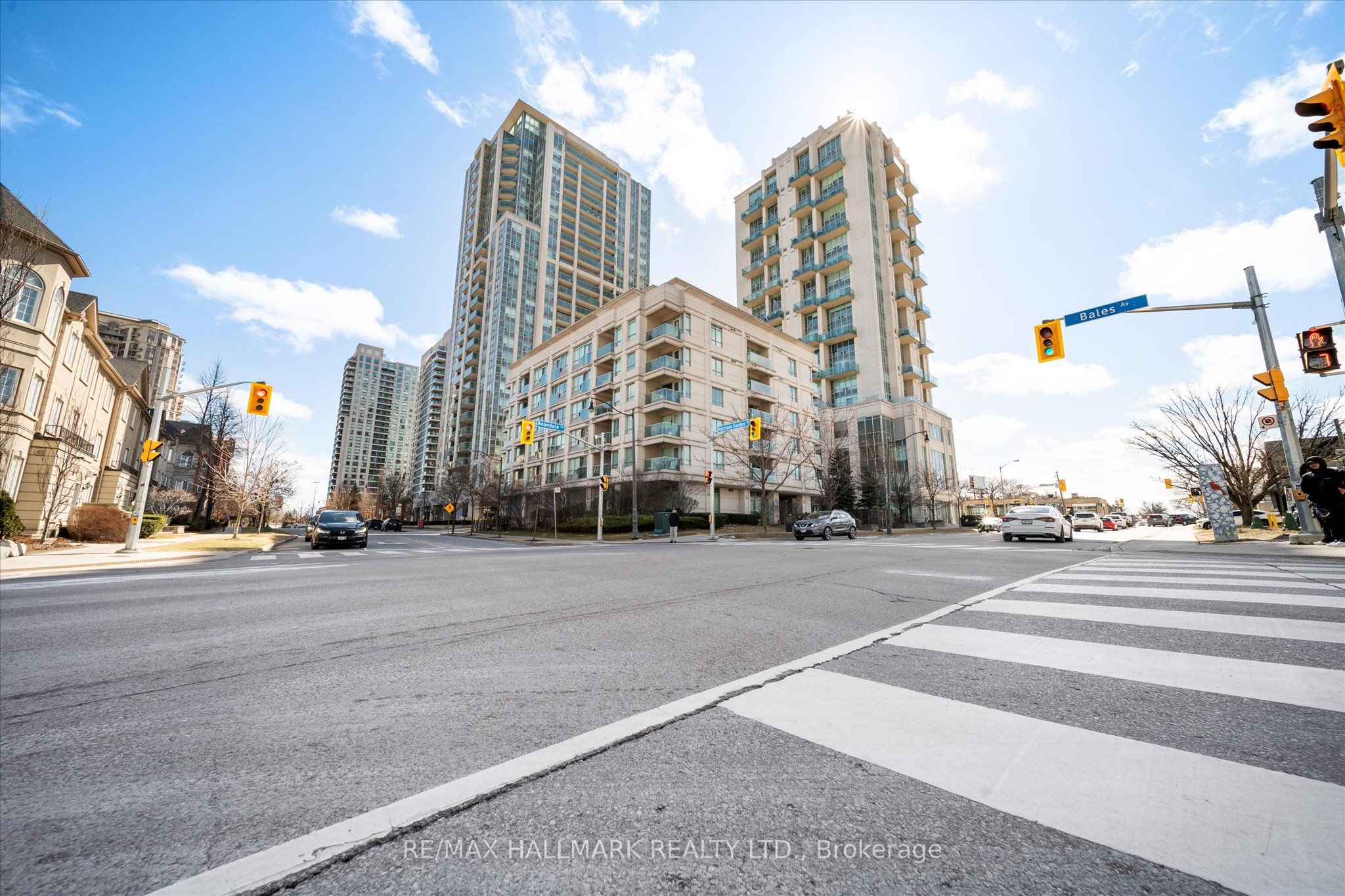 #213 - 19 Avondale Avenue, Toronto, ON M2N 2T6