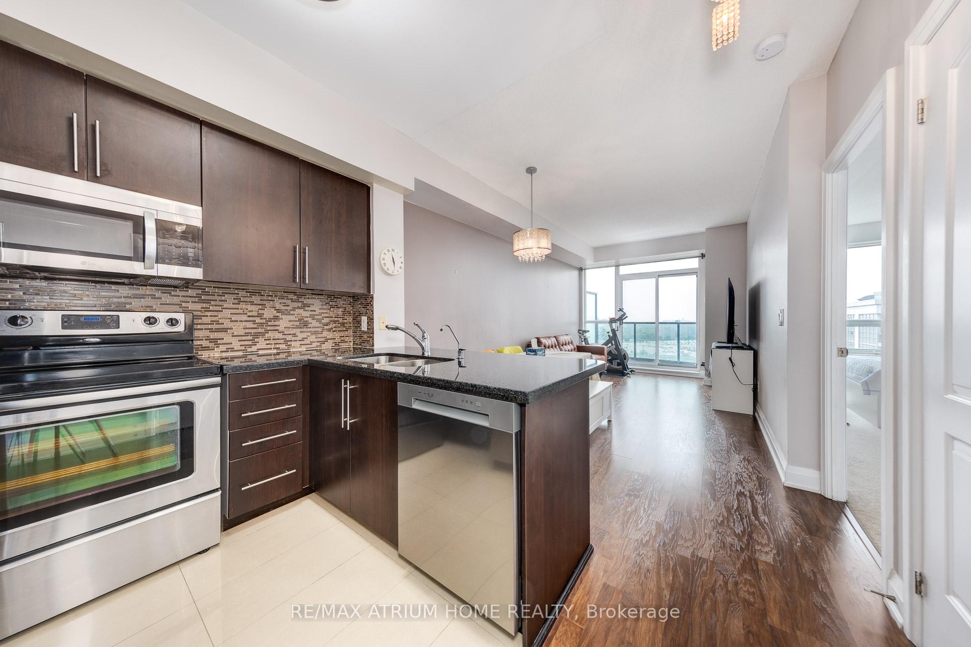 2 Bedrooms Condo at 20 North Park, Vaughan For sale