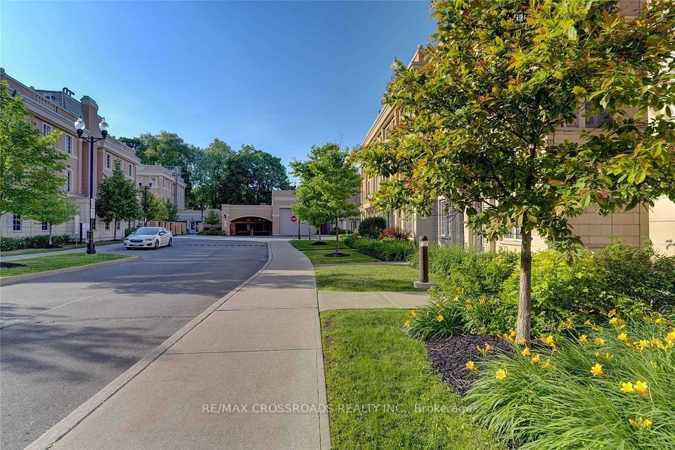 #12 - 20 Hargrave Lane, Toronto, ON M4N 0A4