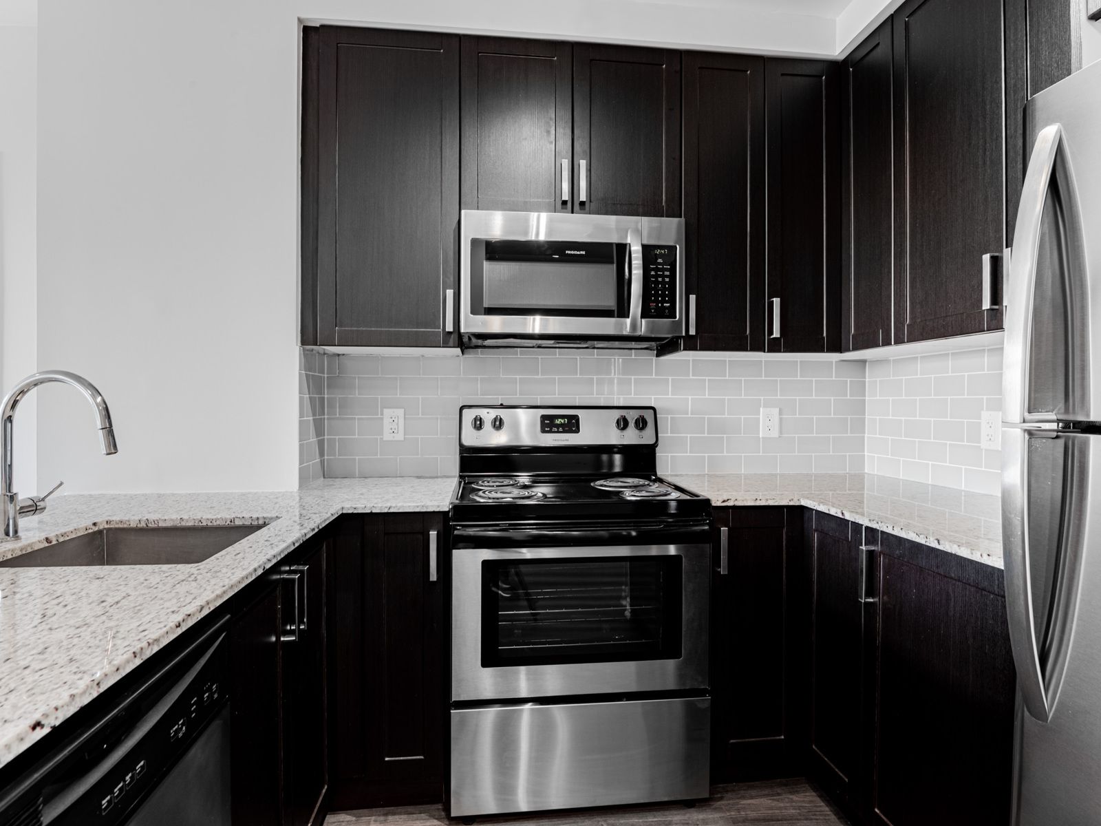 11611 Yonge Street 517