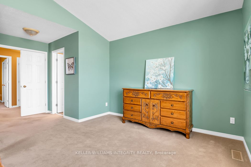 1042 Rocky Harbour Crescent
