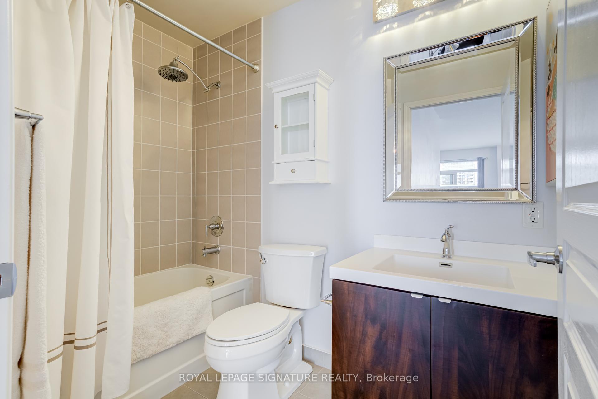 1 Bedroom Condo at 352 Front, Toronto For sale