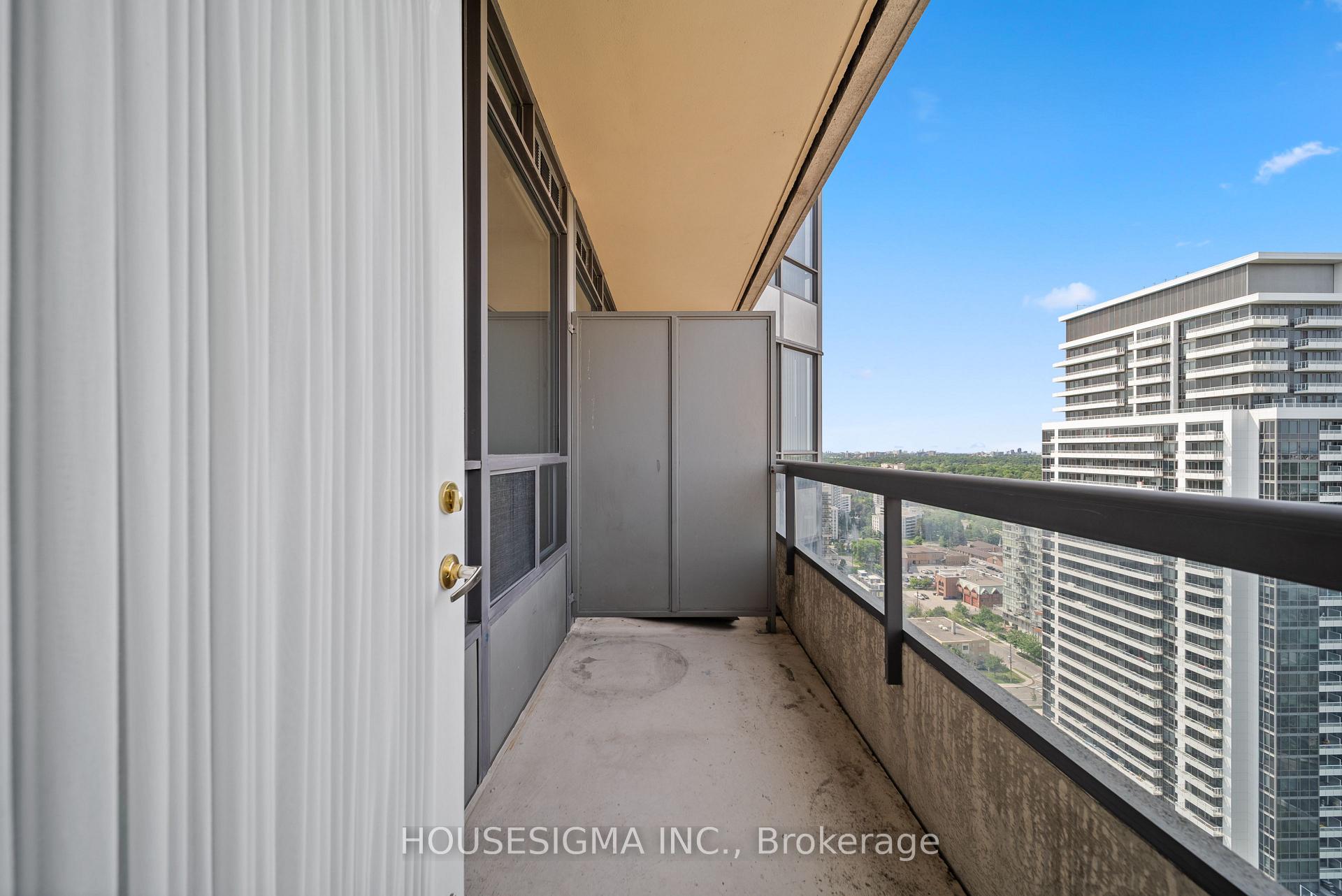 3 Bedrooms Condo at 5 Northtown, Toronto For sale