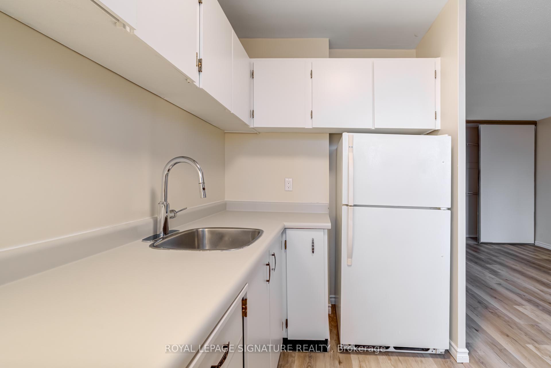 Condo at 40 Homewood, Toronto For sale