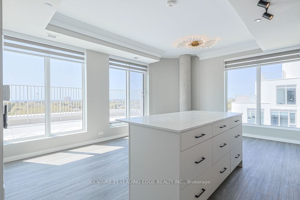 #723 - 689 The Queensway, Toronto, ON M8Y 1L1