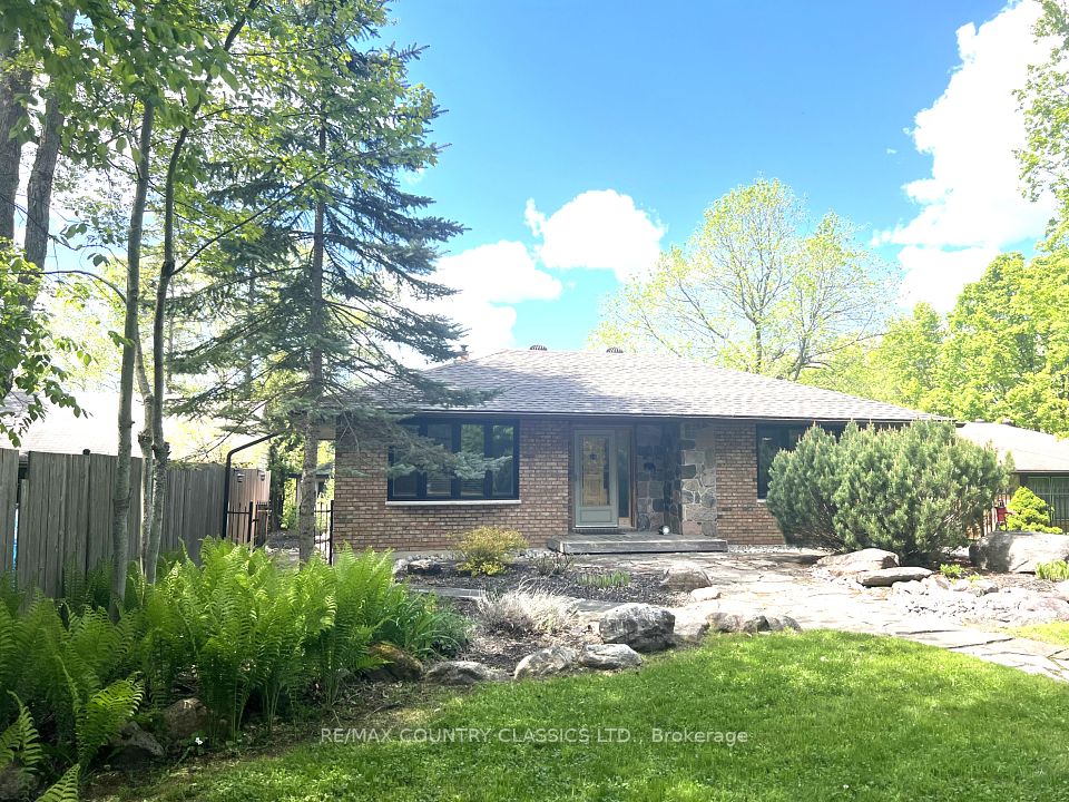 90 Village Street, Hastings Highlands, ON K0L 1C0