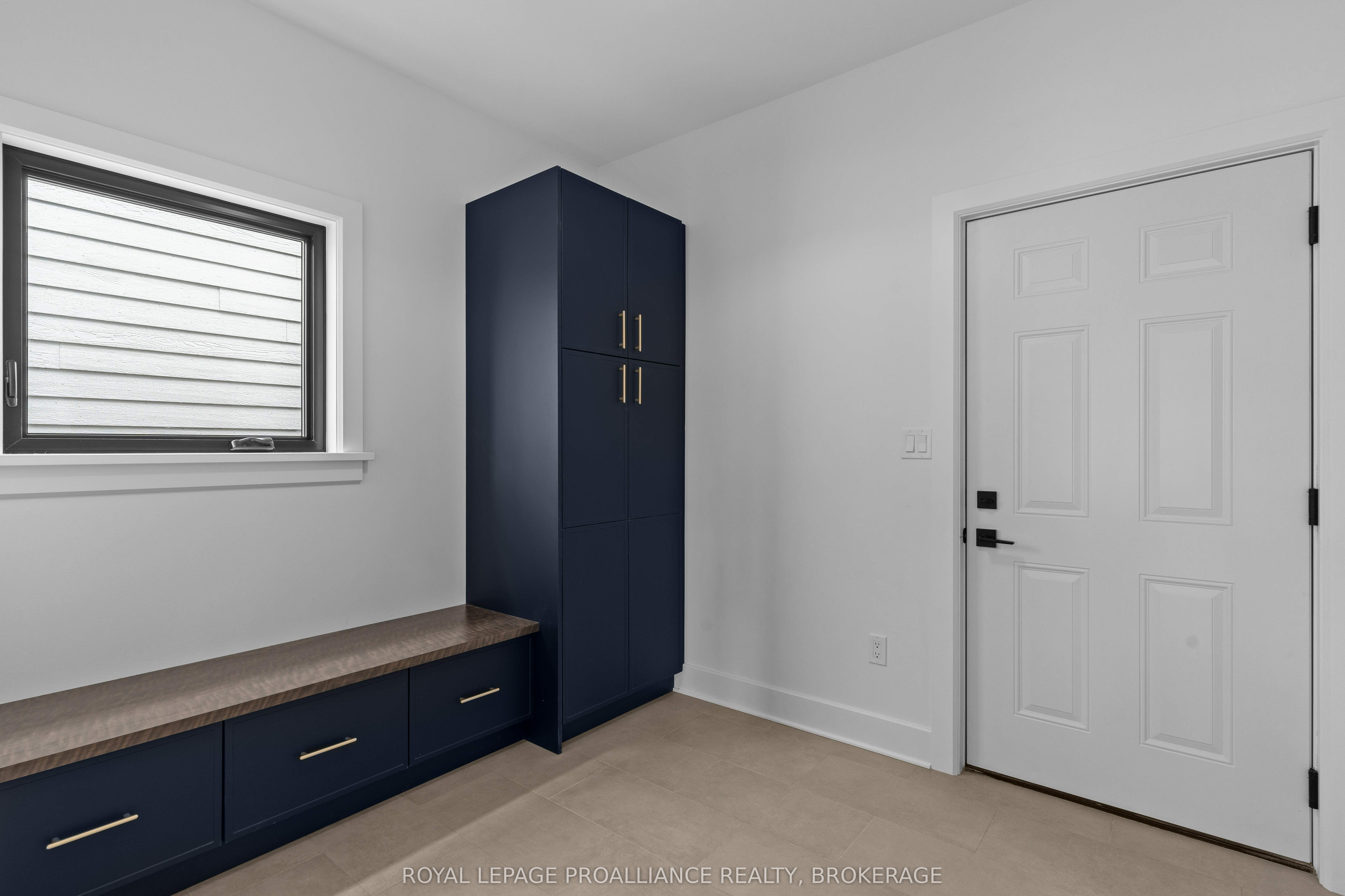 2 Park Crescent, Loyalist, ON K7N 0C2