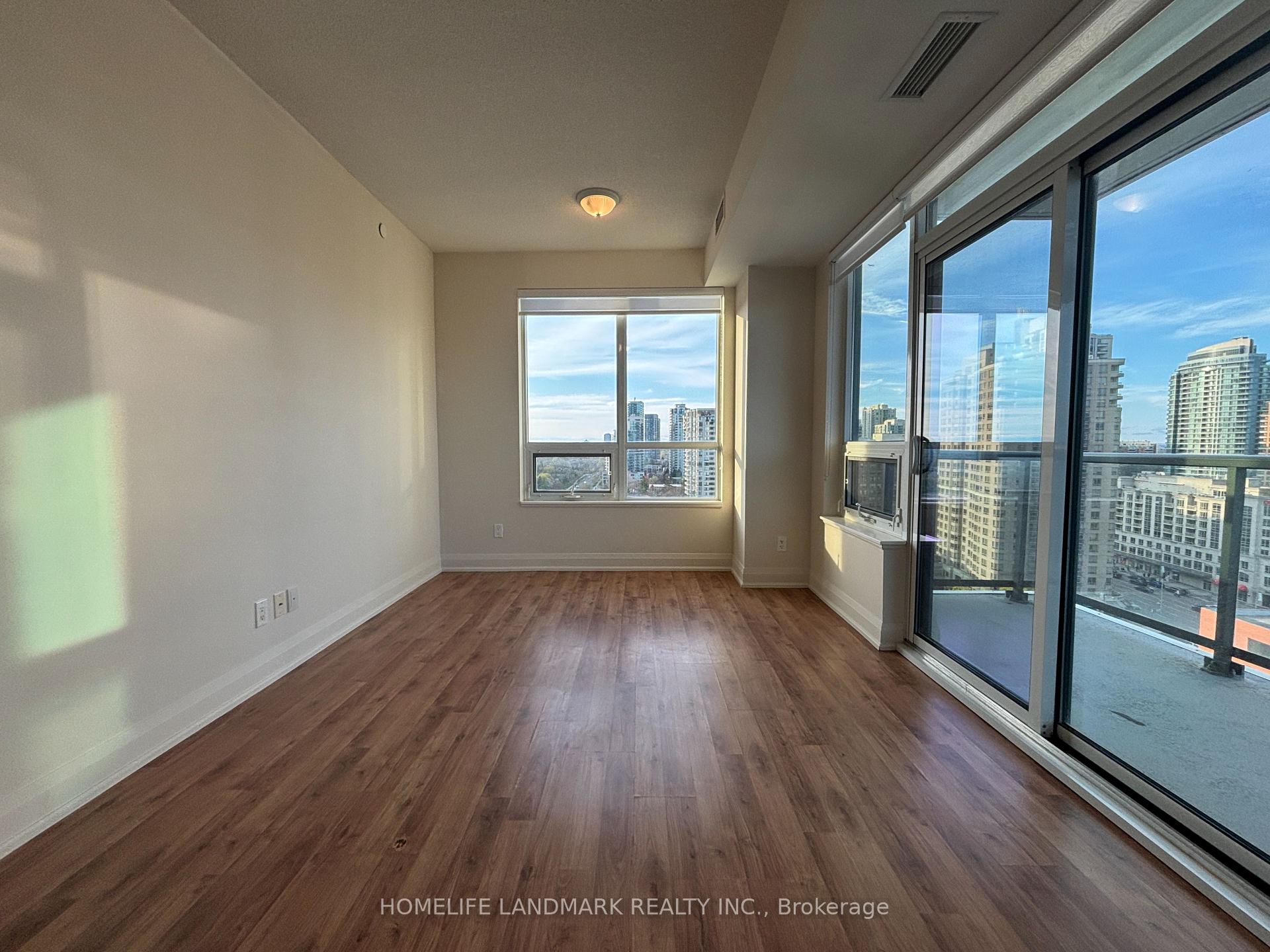 2 Bedrooms Condo at 68 Canterbury,  Toronto For sale