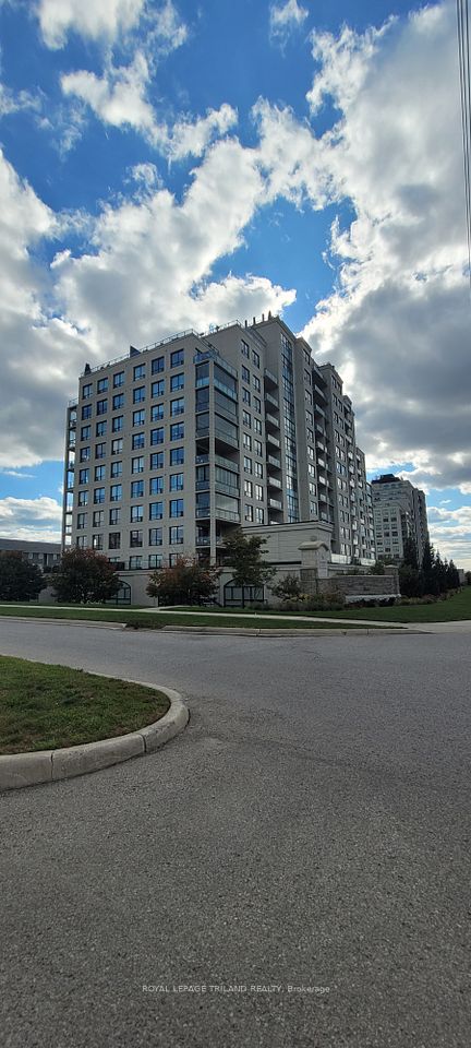 240 VILLAGEWALK Boulevard