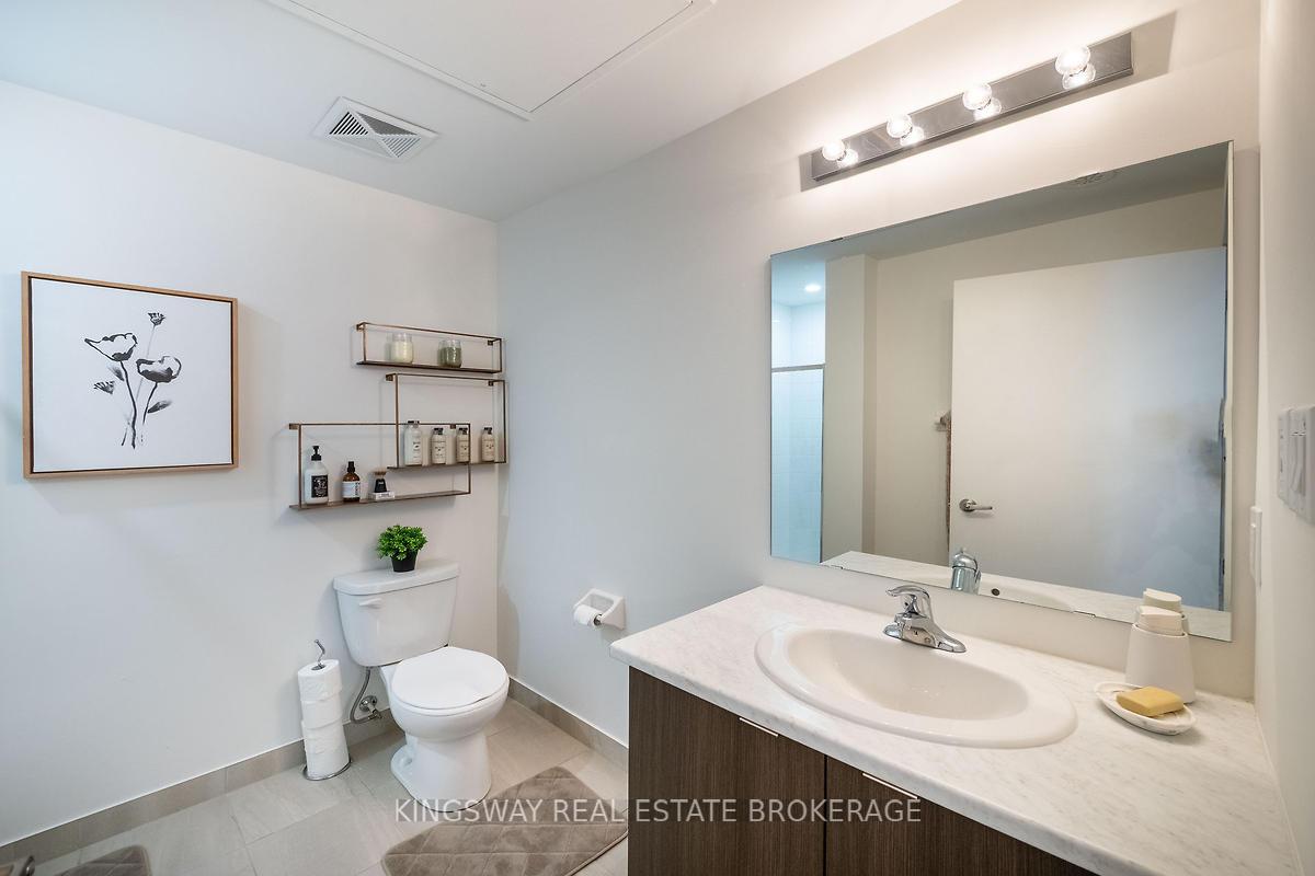 3 Bedrooms Condo at 70 Orchid Place,  Toronto For sale