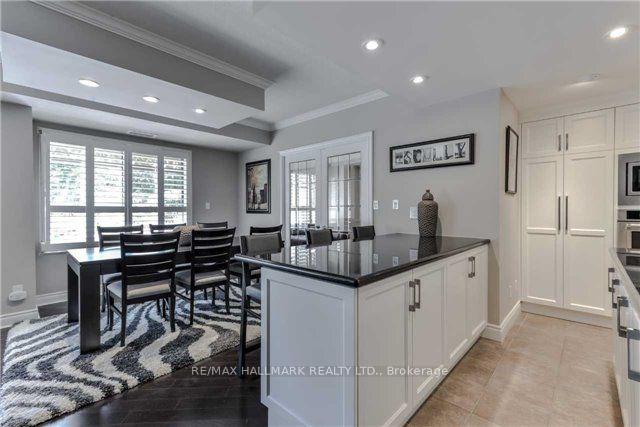 3 Bedrooms Condo at 121 Woodbridge, Vaughan For sale