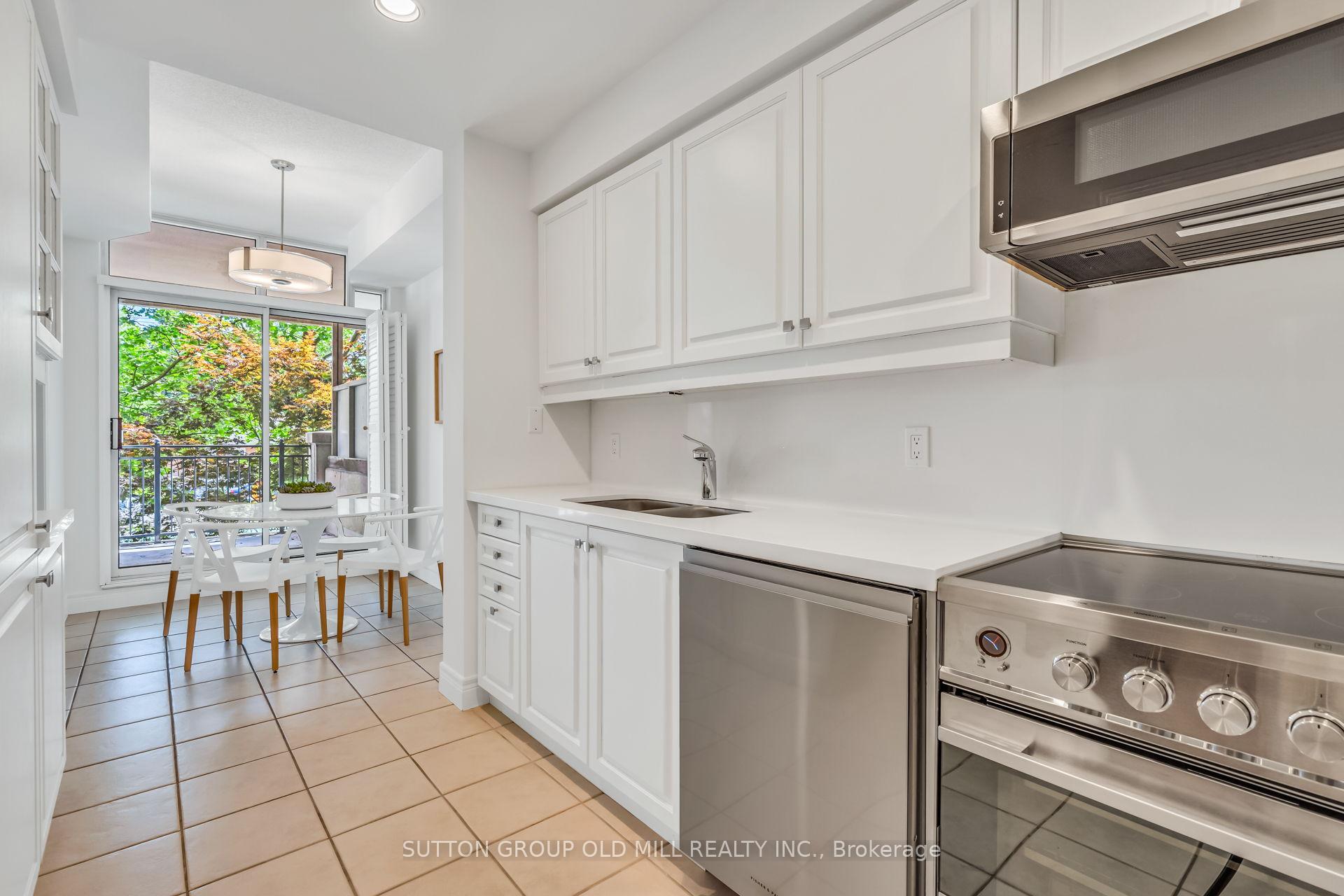 3 Bedrooms Condo at 10 Old Mill, Toronto For sale