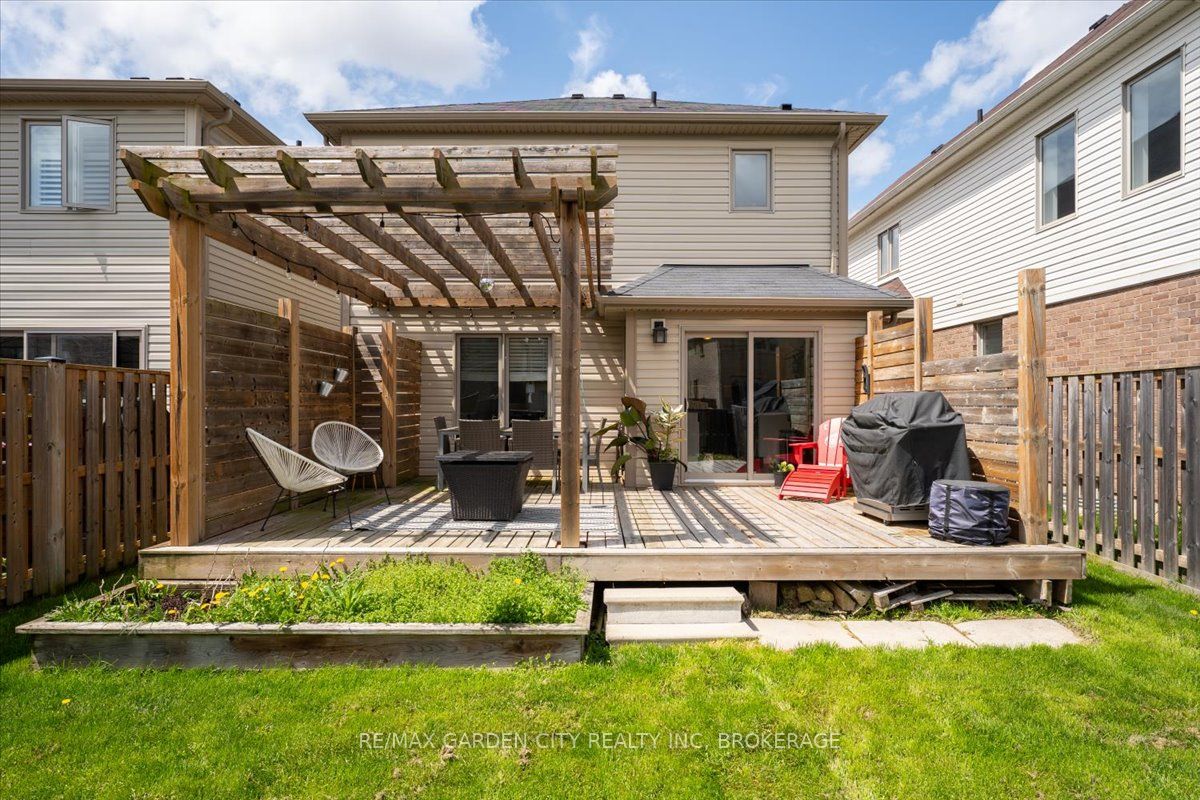 8648 DOGWOOD Crescent