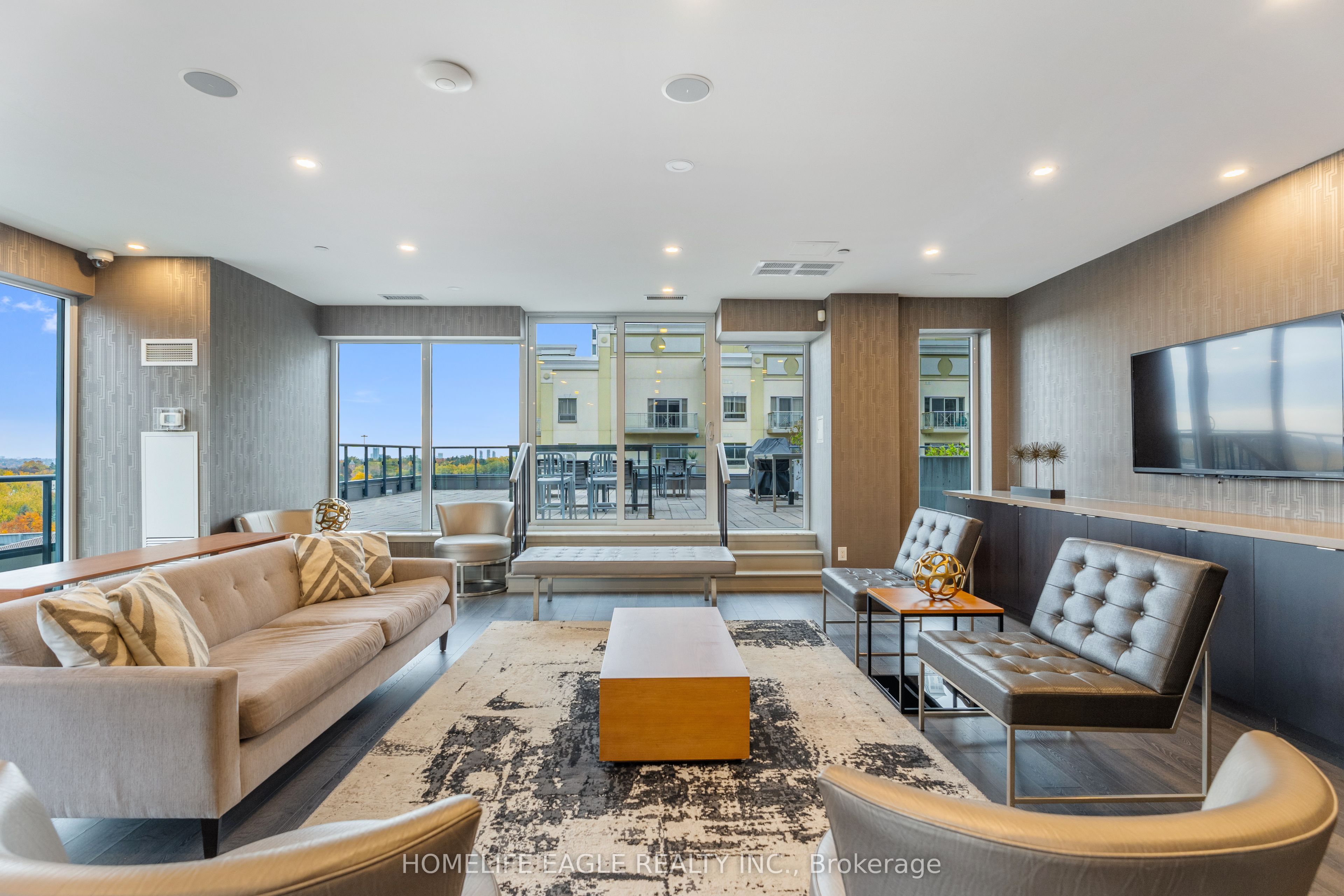 18 Rean Drive, #222