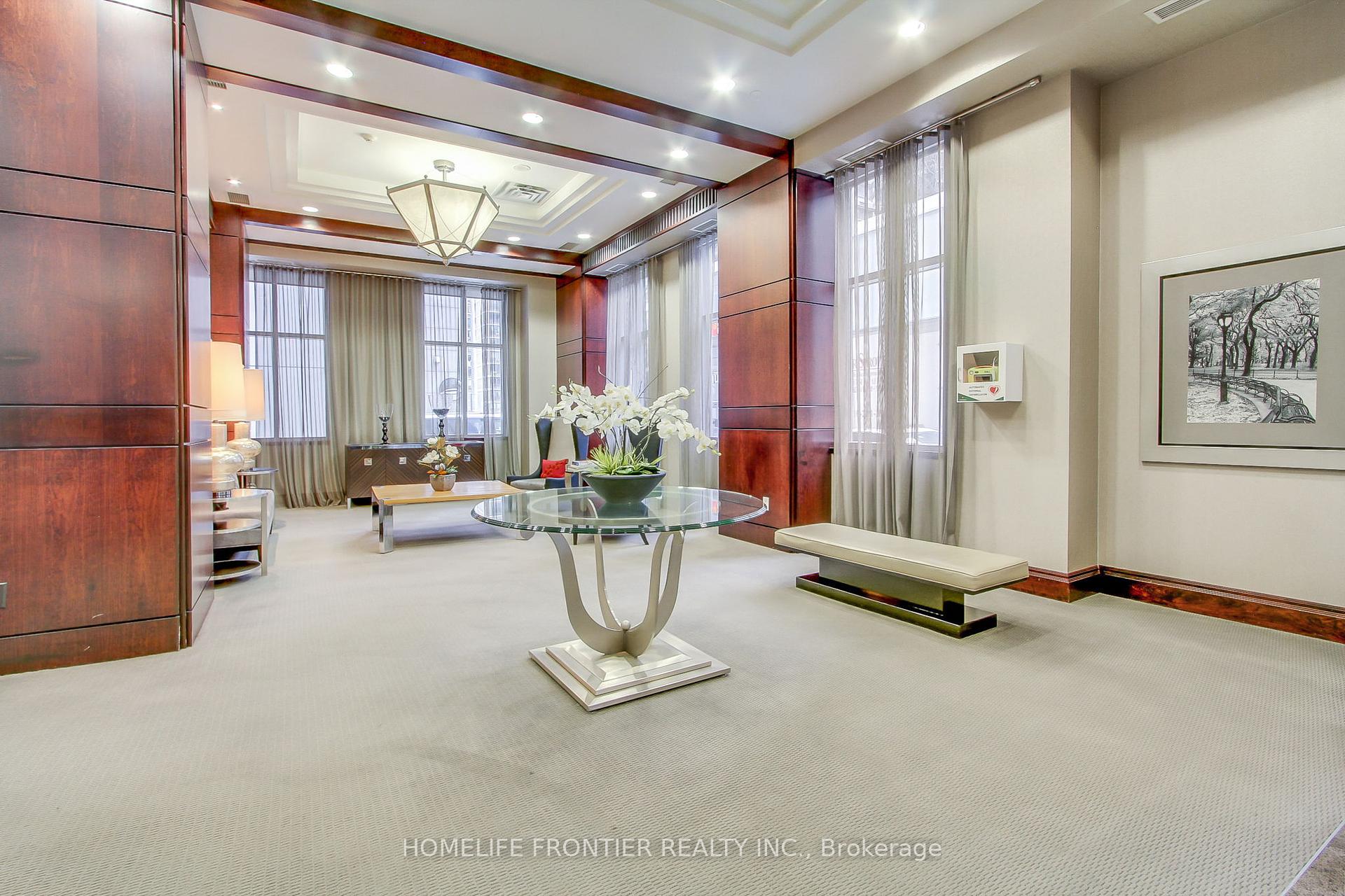 2 Bedrooms Condo at 35 Balmuto,  Toronto For sale