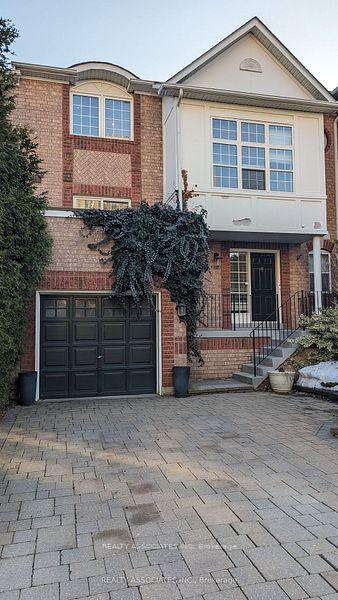 3 Bedrooms Condo at 199 Hillcrest,  Mississauga For sale