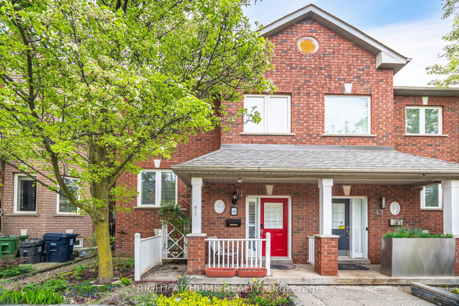 41 Acores Avenue, Toronto, ON M6G 4B4