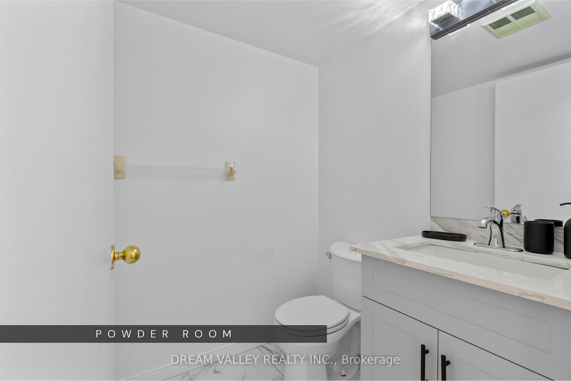 3 Bedrooms Condo at 330 Mccowan, Toronto For sale