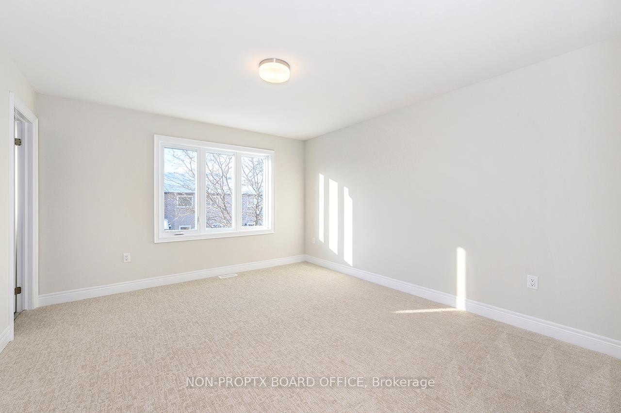 3 Bedrooms Condo at 2184 Postmaster,  Oakville For sale