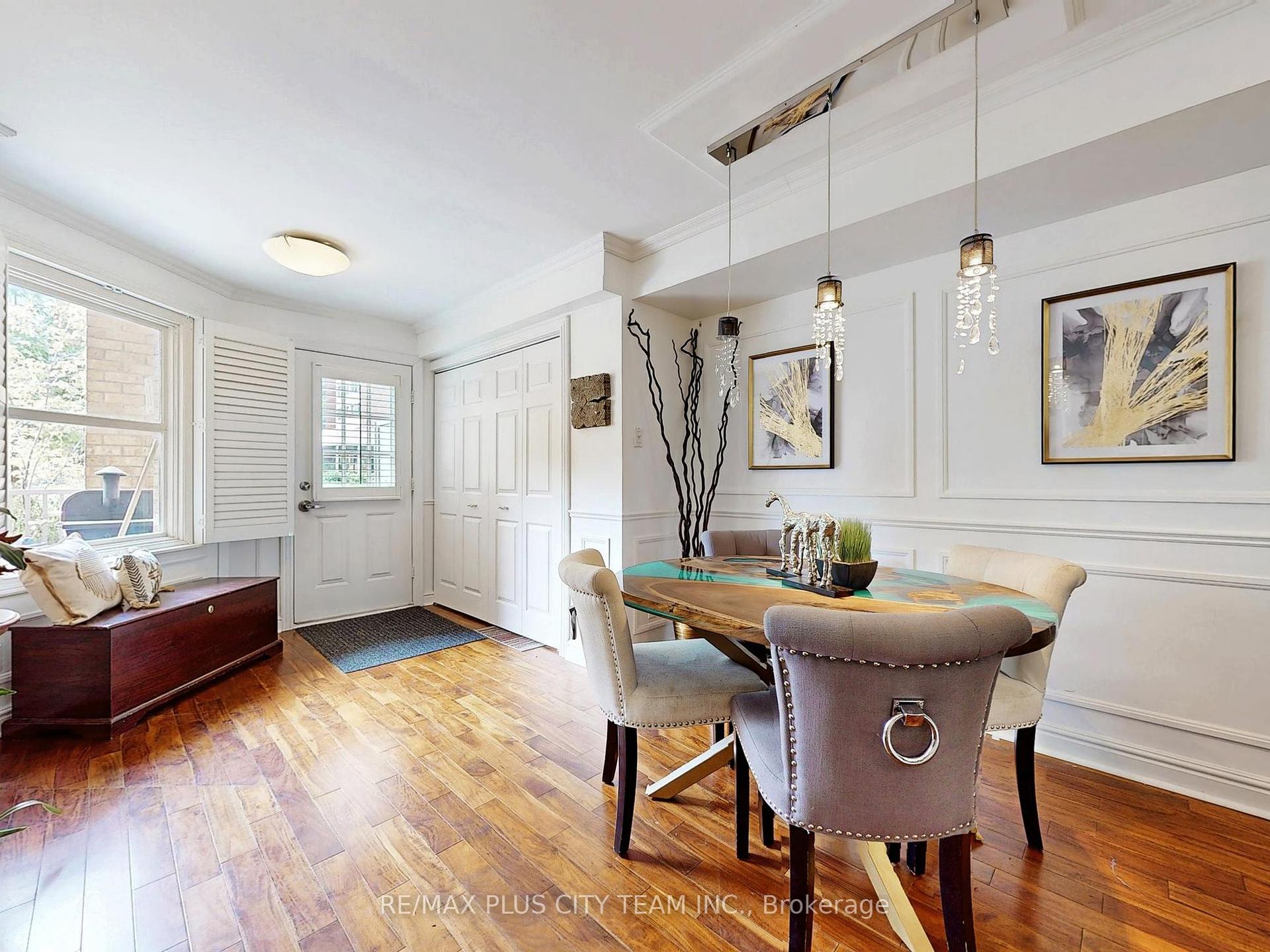 4 Bedrooms Condo at 60 Homewood, Toronto For sale