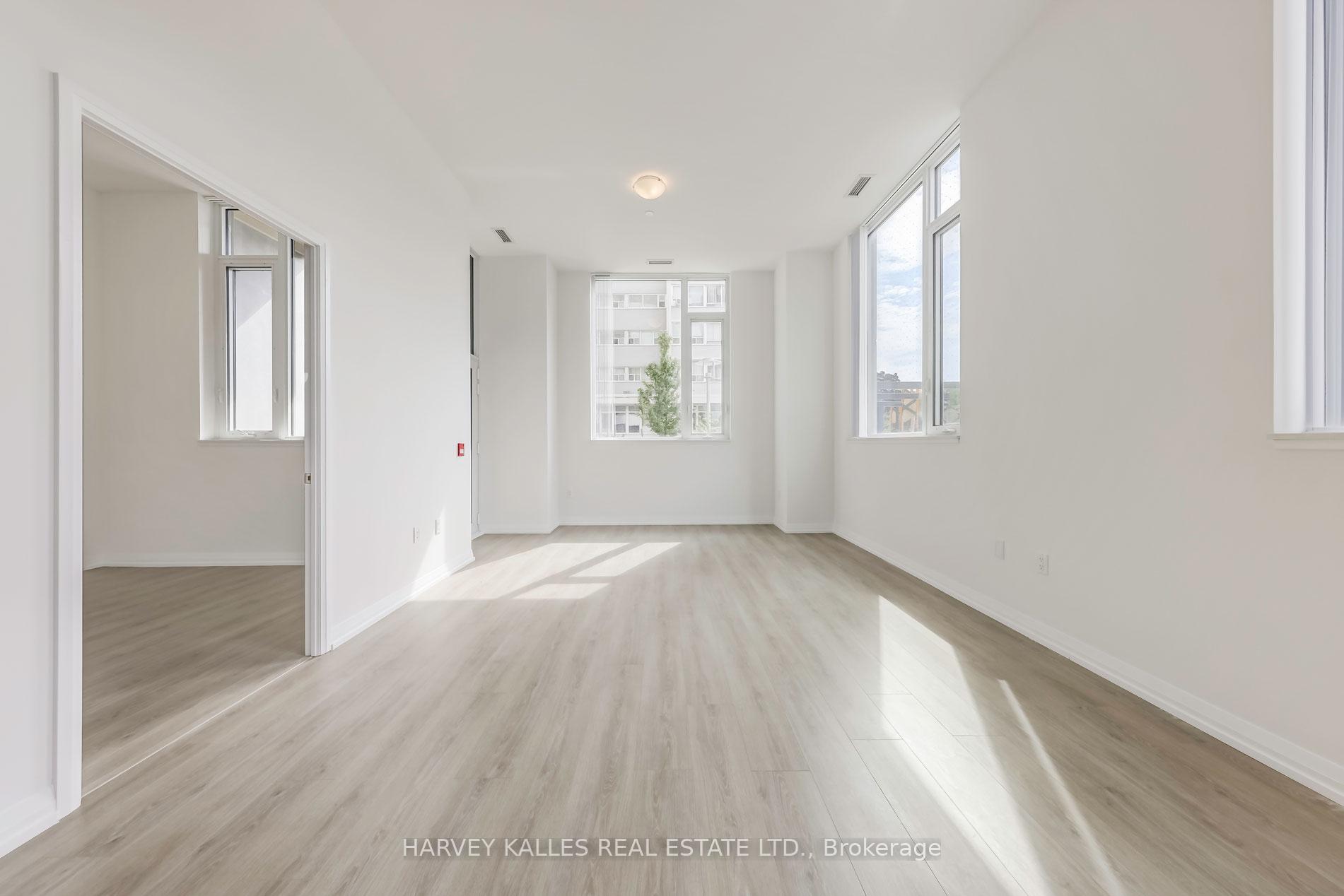 4 Bedrooms Condo at 25 Holly, Toronto For sale