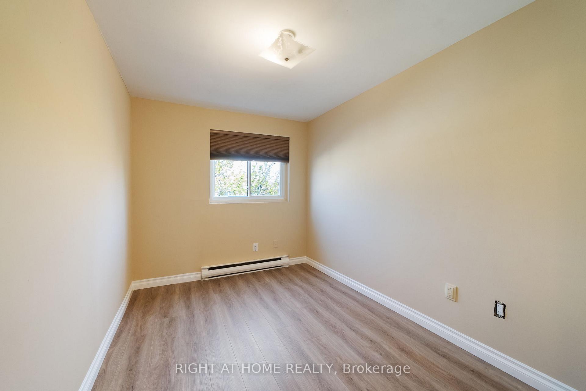 3 Bedrooms Condo at 121 Centennial, Toronto For sale