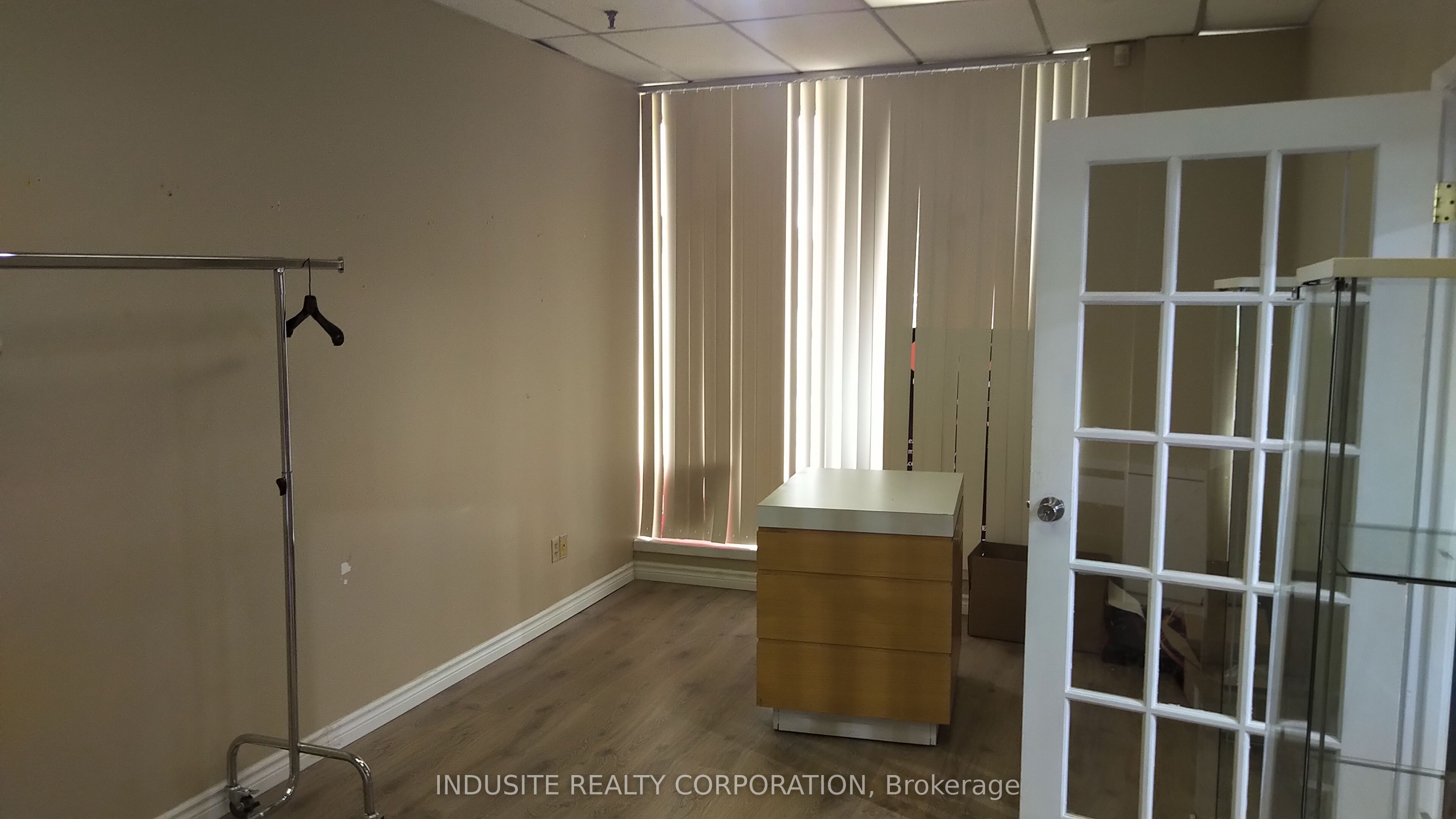 980 Pacific Gate, #17-18