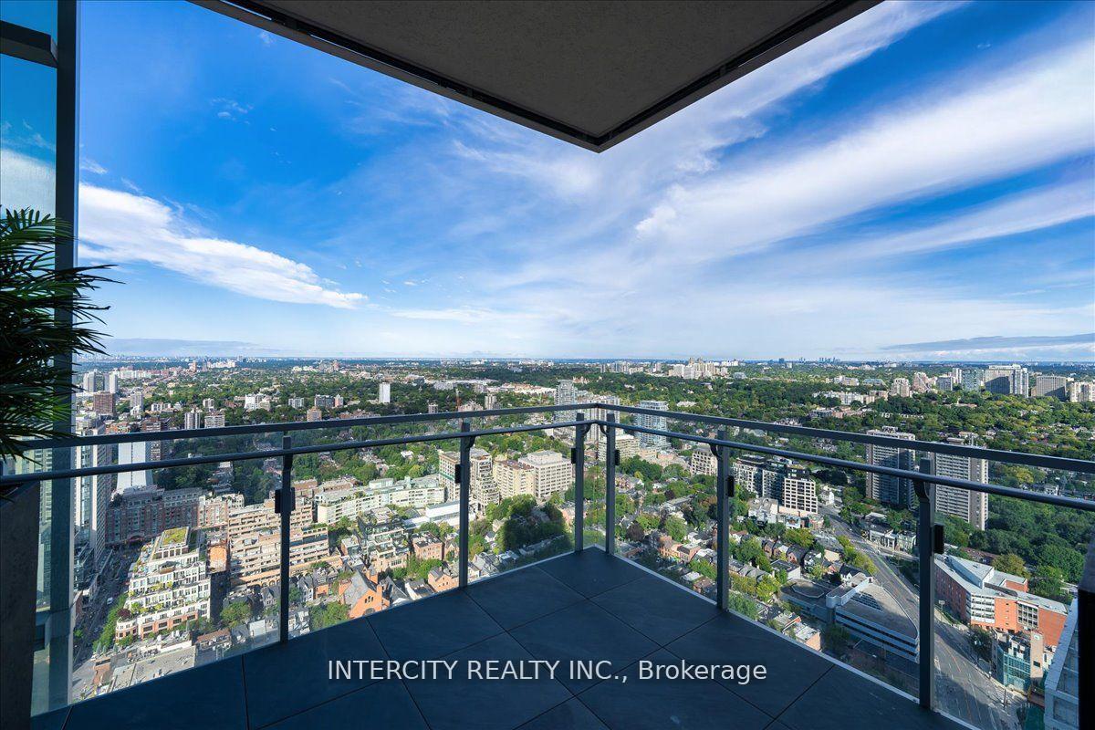 3 Bedrooms Condo at 50 Yorkville, Toronto For sale