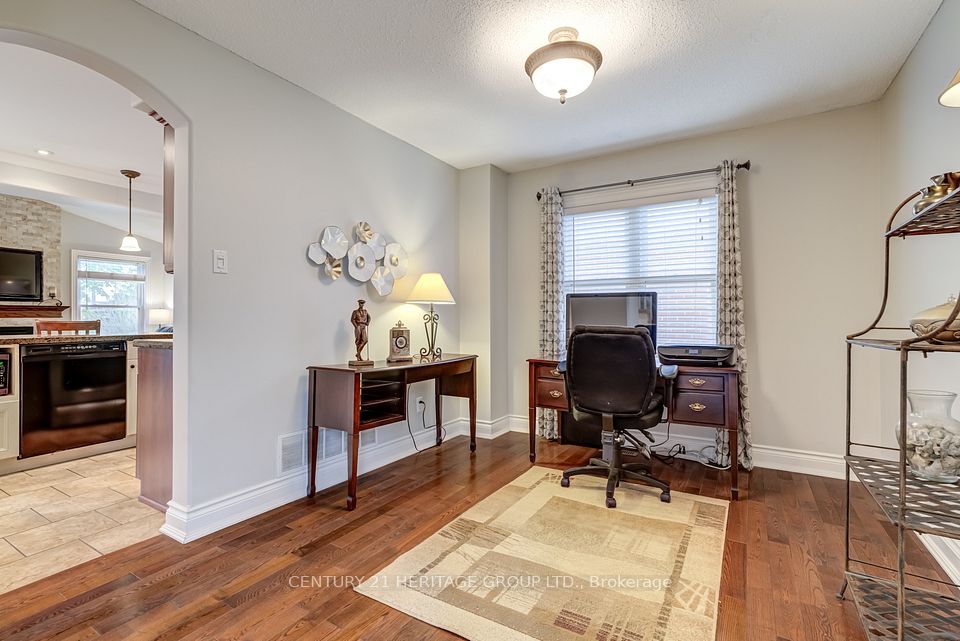 143 John Bowser Crescent, Newmarket, ON L3Y 7N4