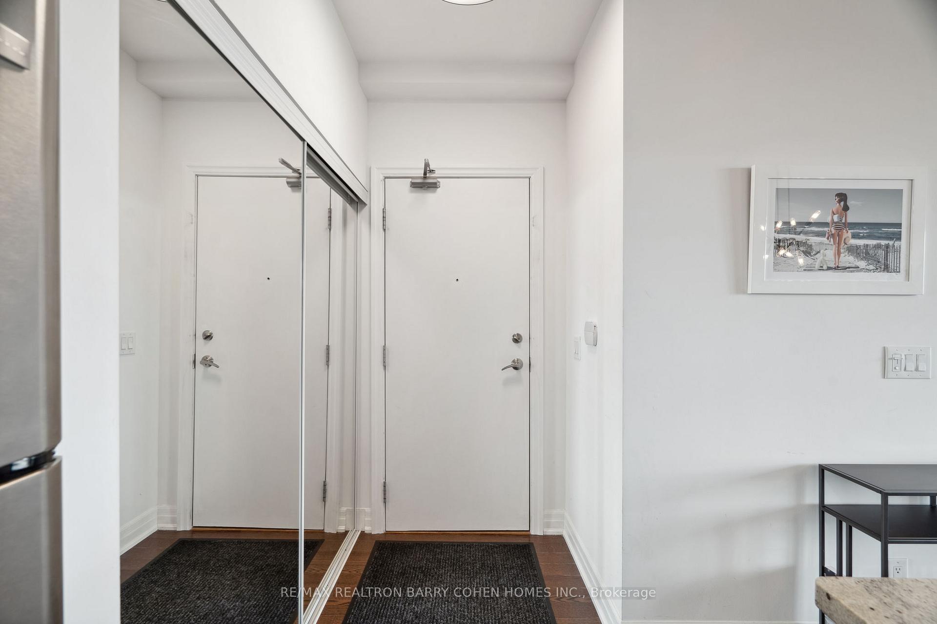 2 Bedrooms Condo at 500 St Clair, Toronto For sale