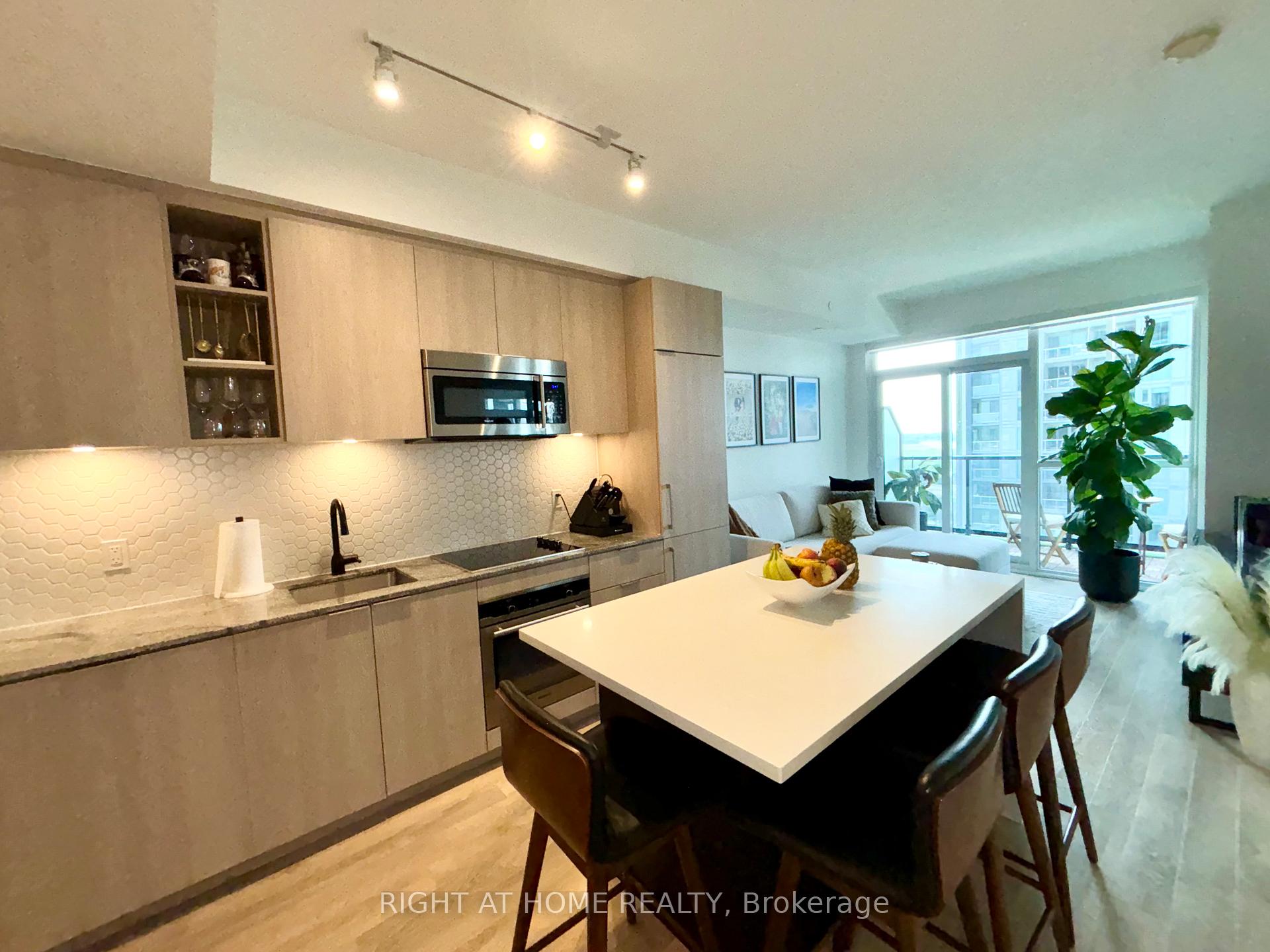 2 Bedrooms Condo at 50 Ordnance, Toronto For sale