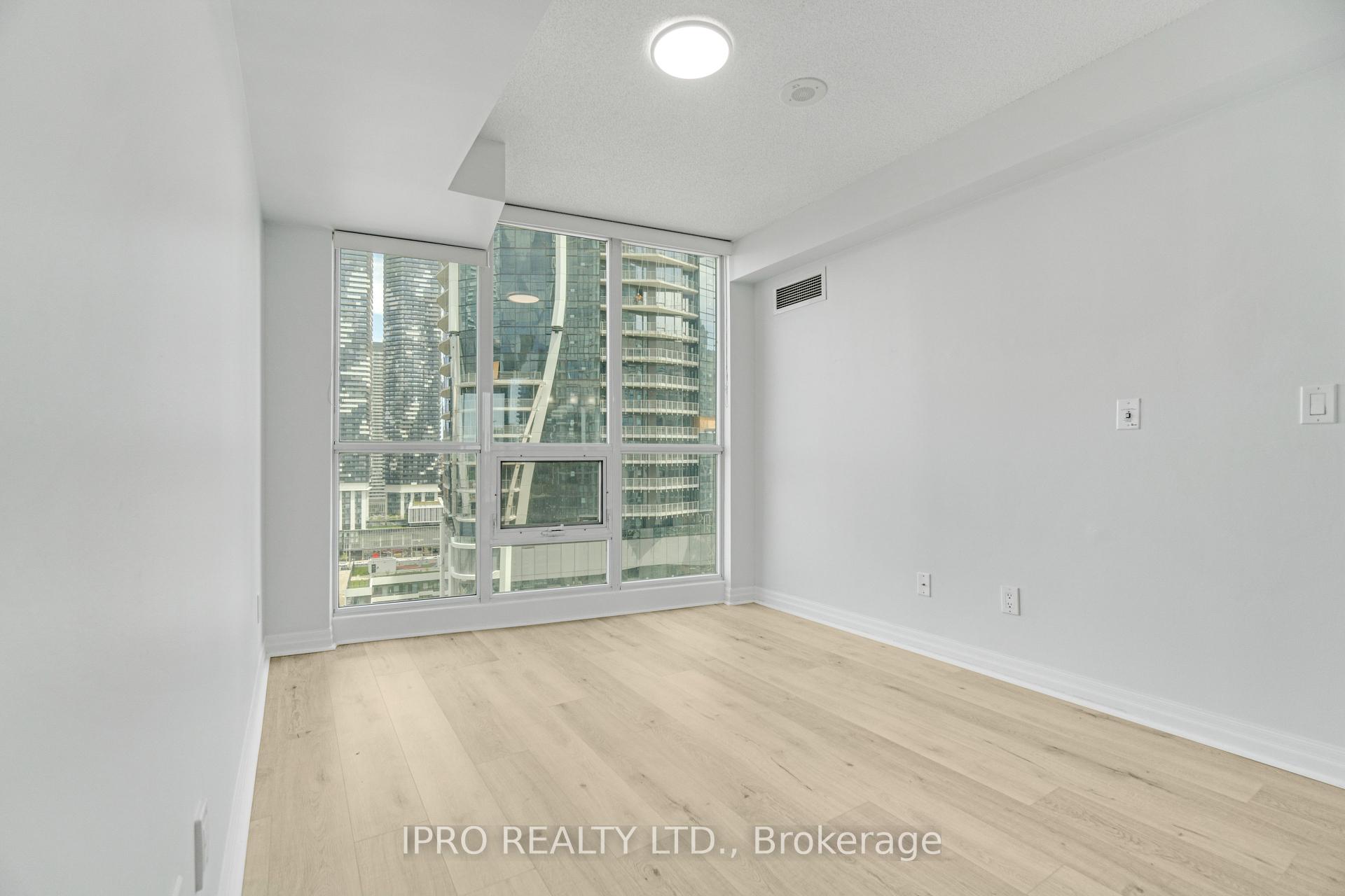 2 Bedrooms Condo at 16 Yonge, Toronto For sale