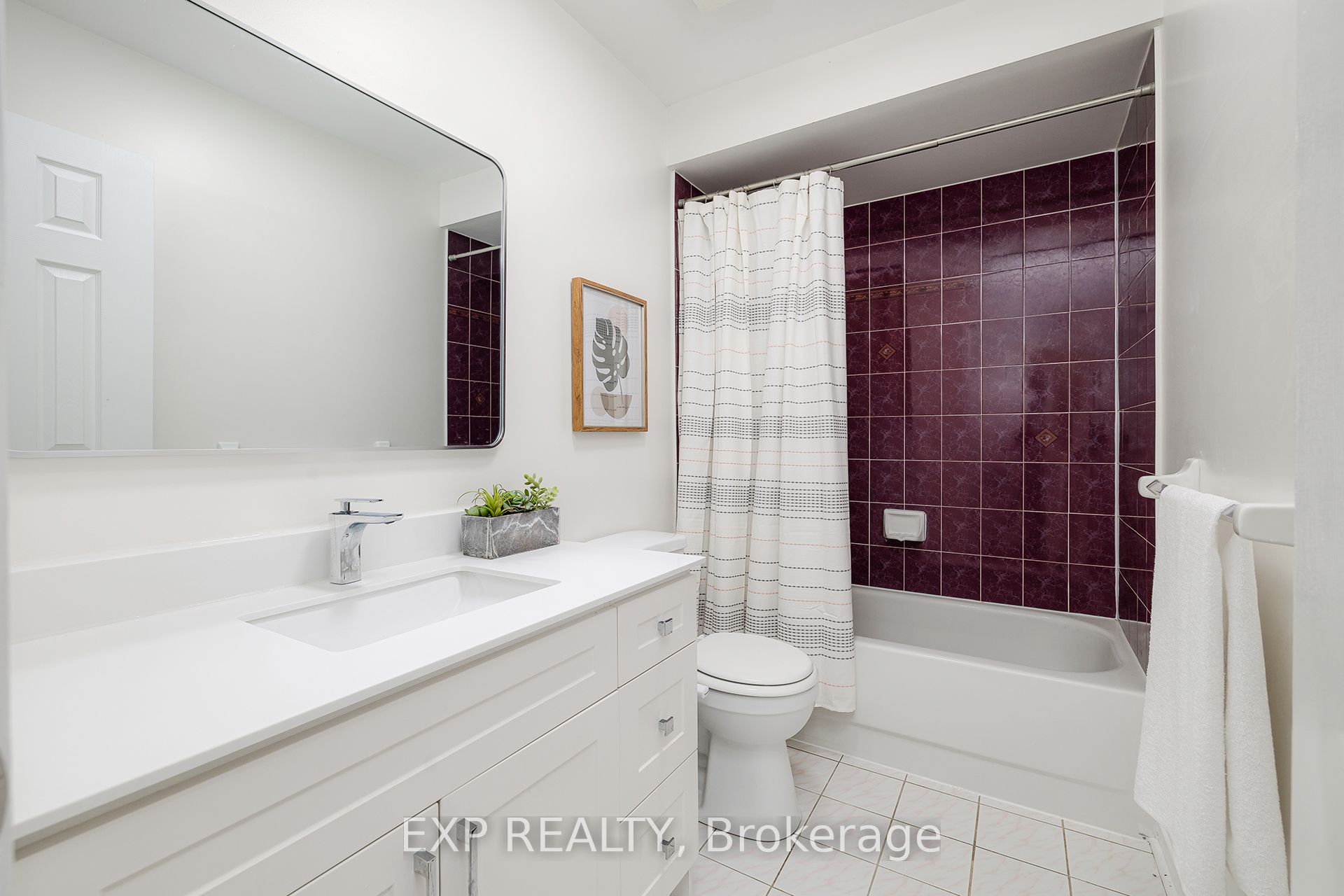 172 Queen Street W