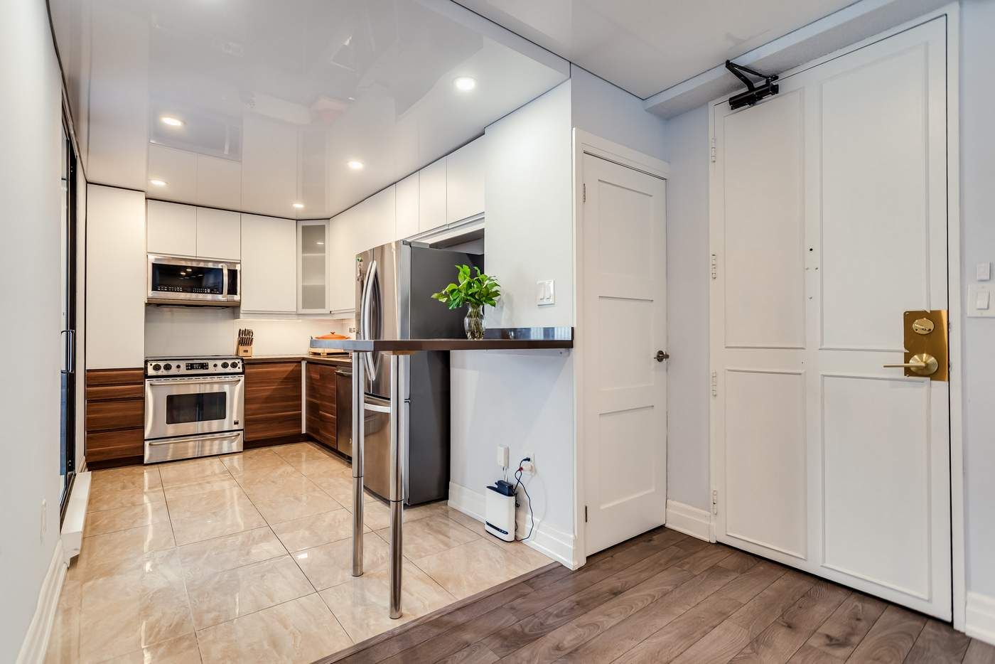 33 Harbour Square 2440