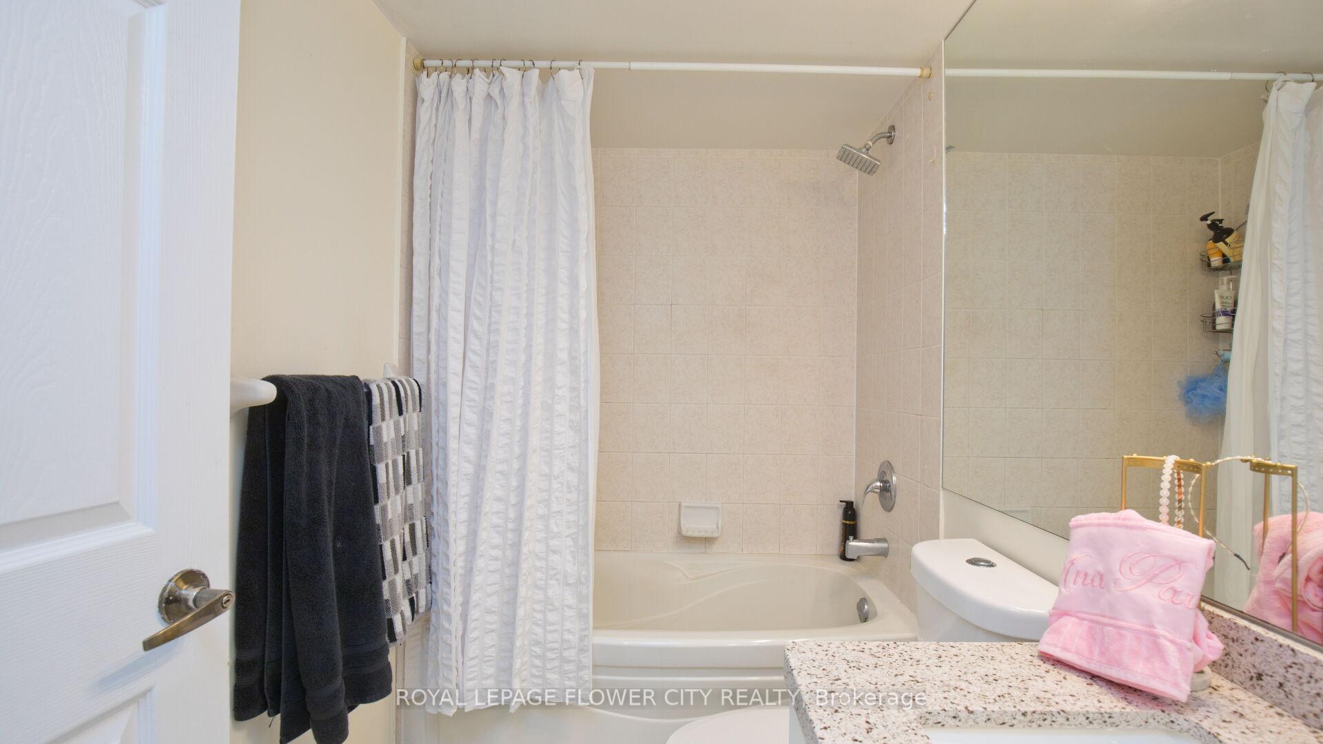 2 Bedrooms Condo at 700 Humberwood, Toronto For sale