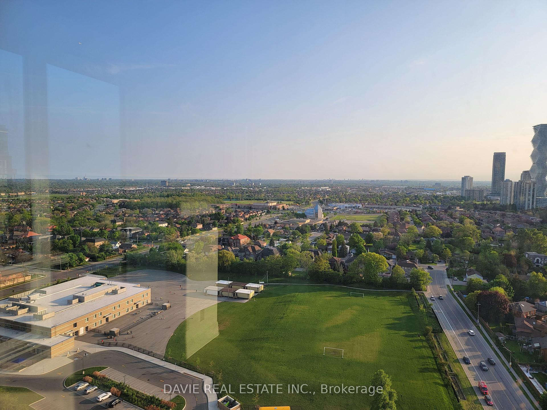 3 Bedrooms Condo at 36 Elm,  Mississauga For sale