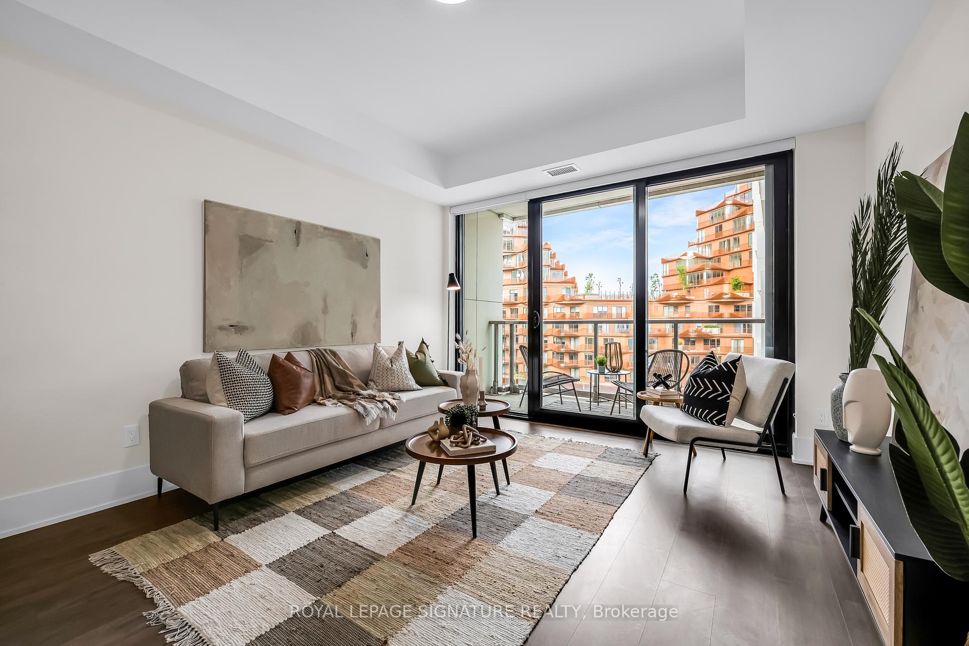 3 Bedrooms Condo at 118 Merchants’ Wharf, Toronto For sale