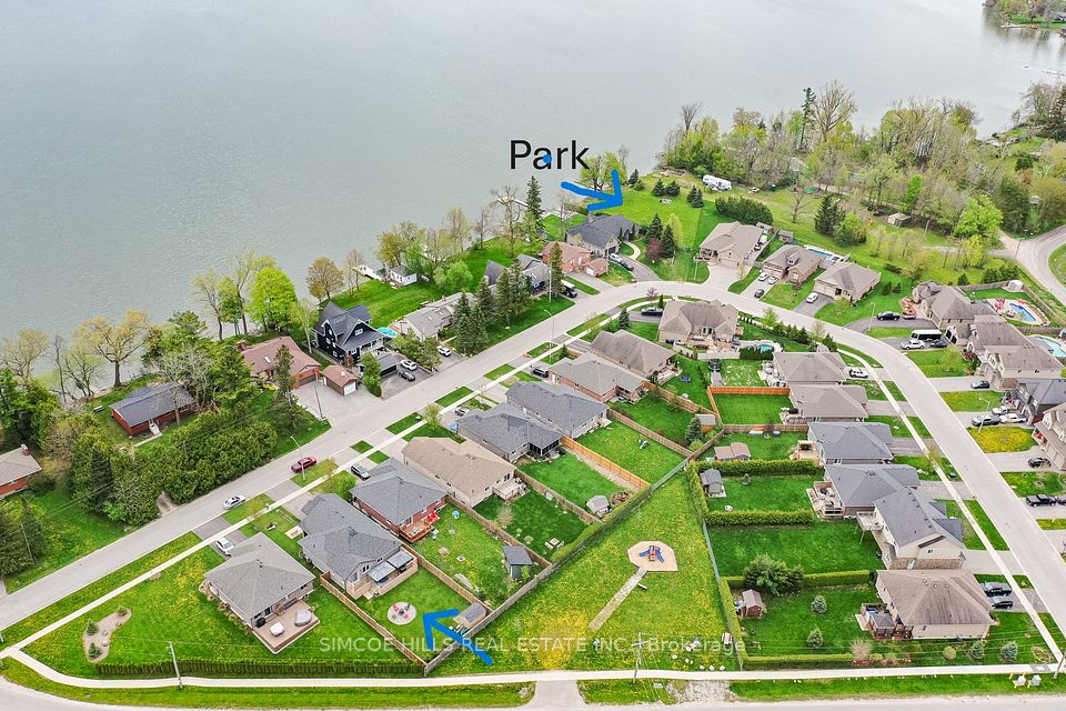 3886 Wood Avenue, Severn, ON L3V 0T9