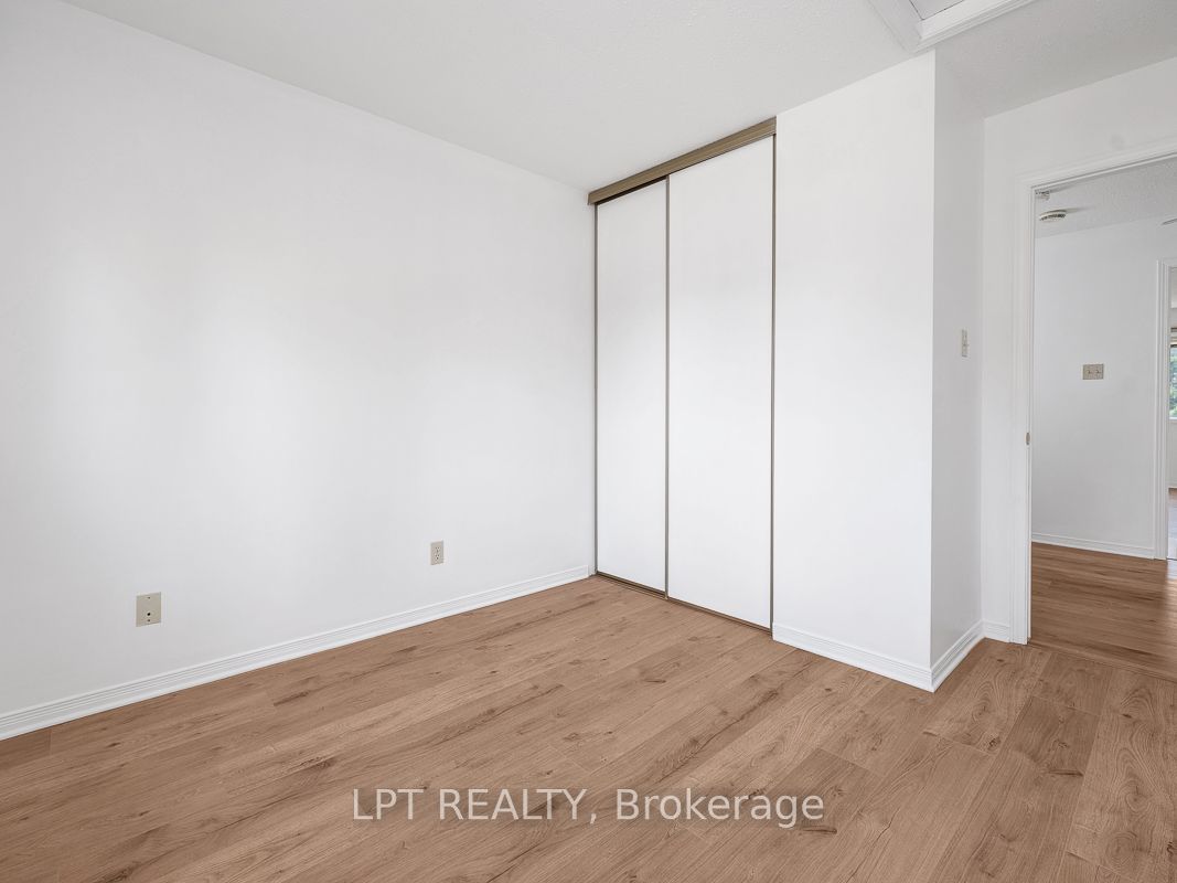 83 Langstrom Crescent
