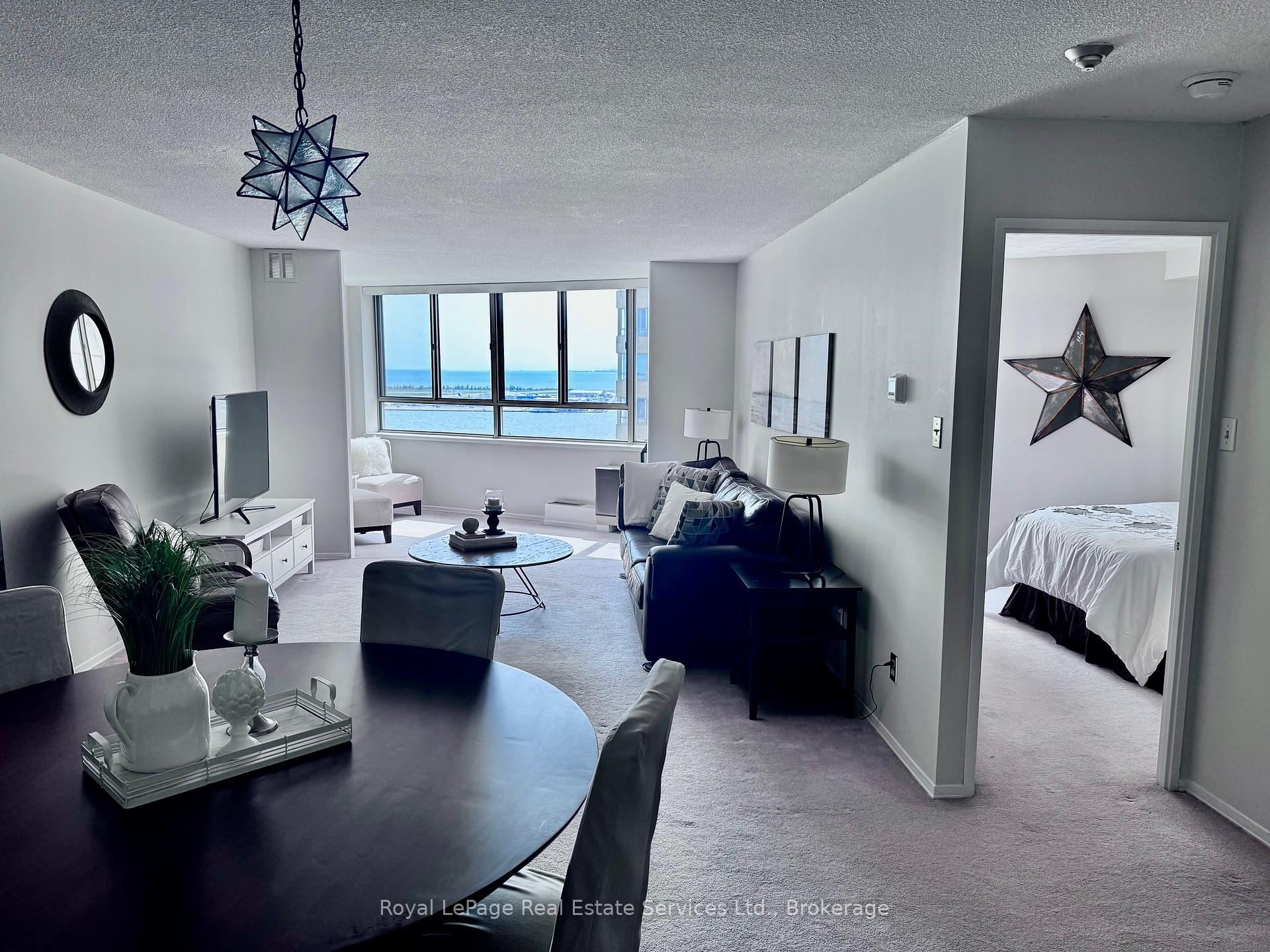 2 Bedrooms Condo at 260 Queens, Toronto For sale